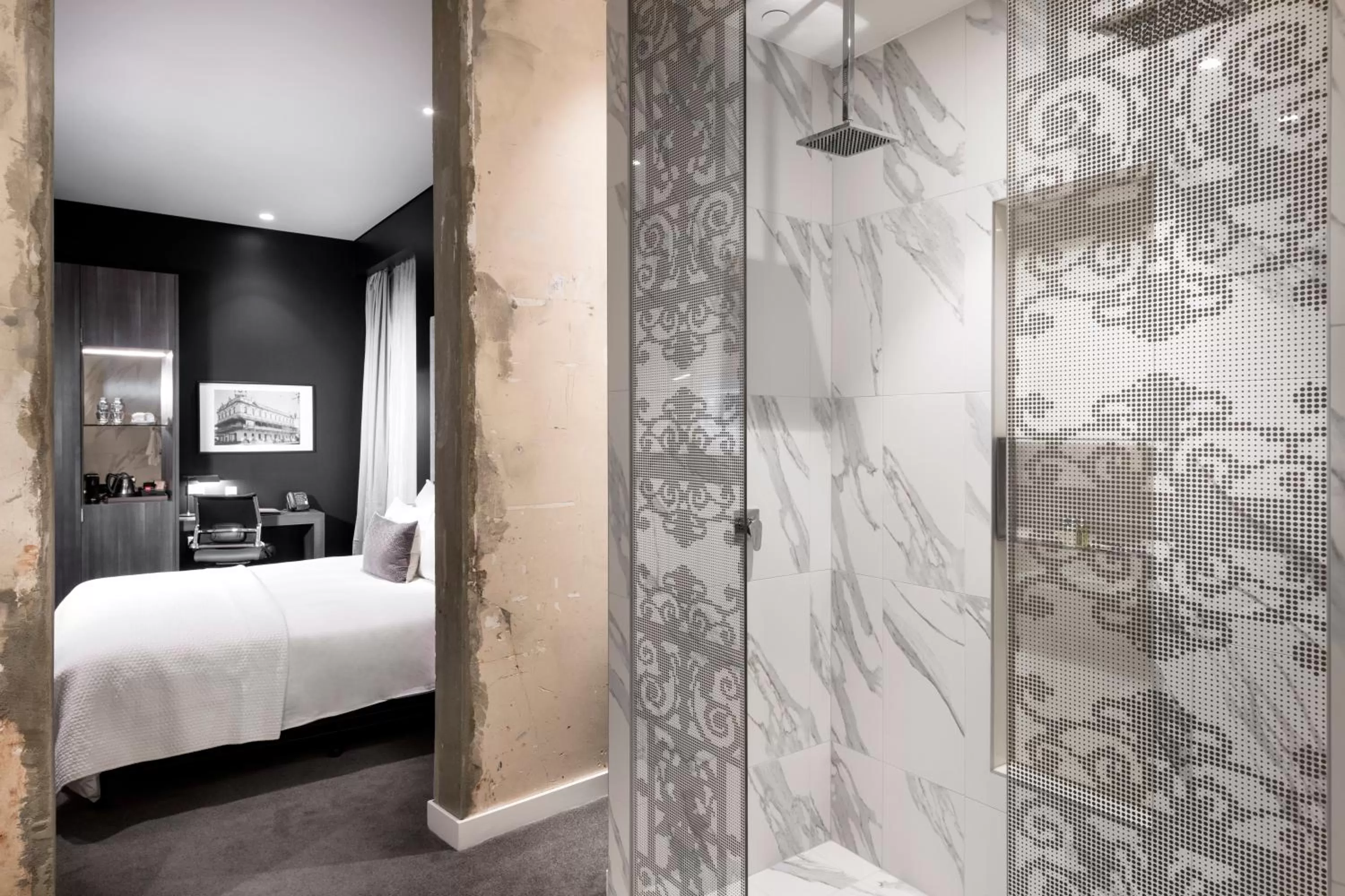 Photo of the whole room, Bed in The Melbourne Hotel