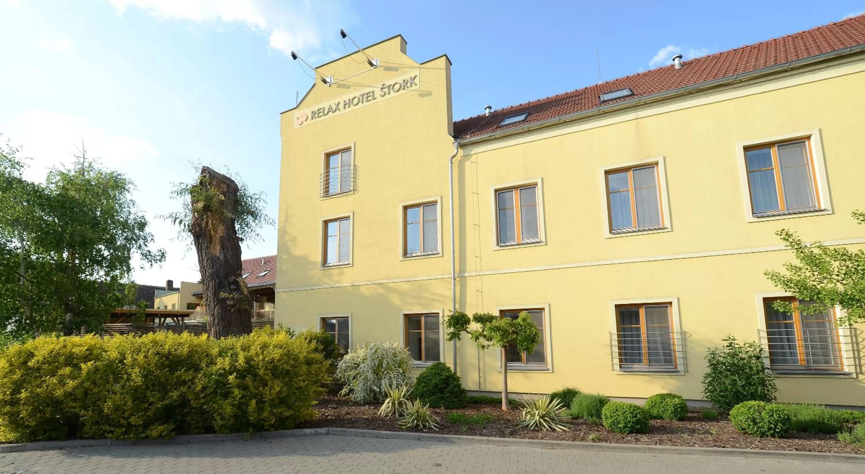 Facade/entrance, Property Building in Relax Hotel Stork