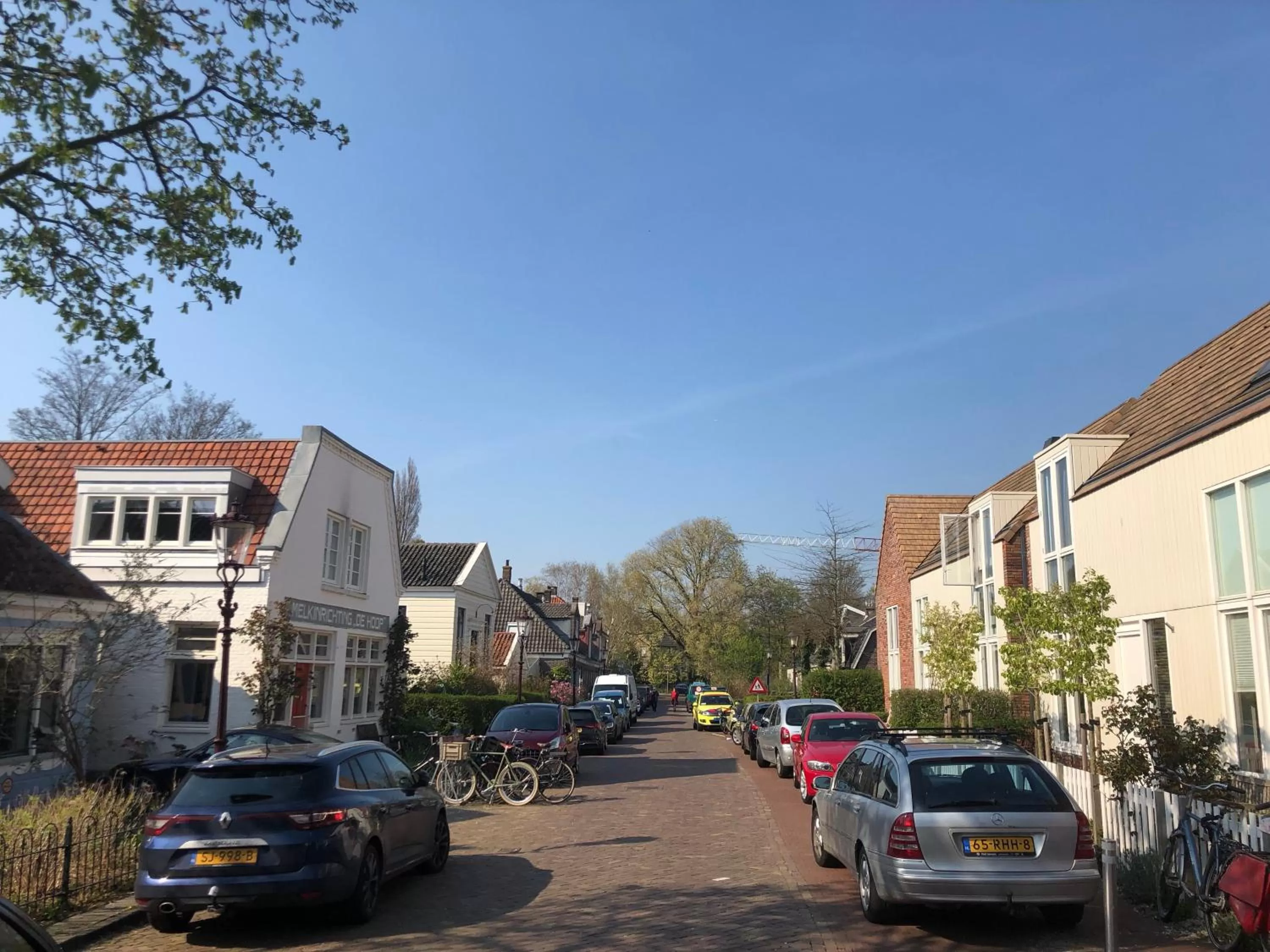 Private Studio - FREE PARKING