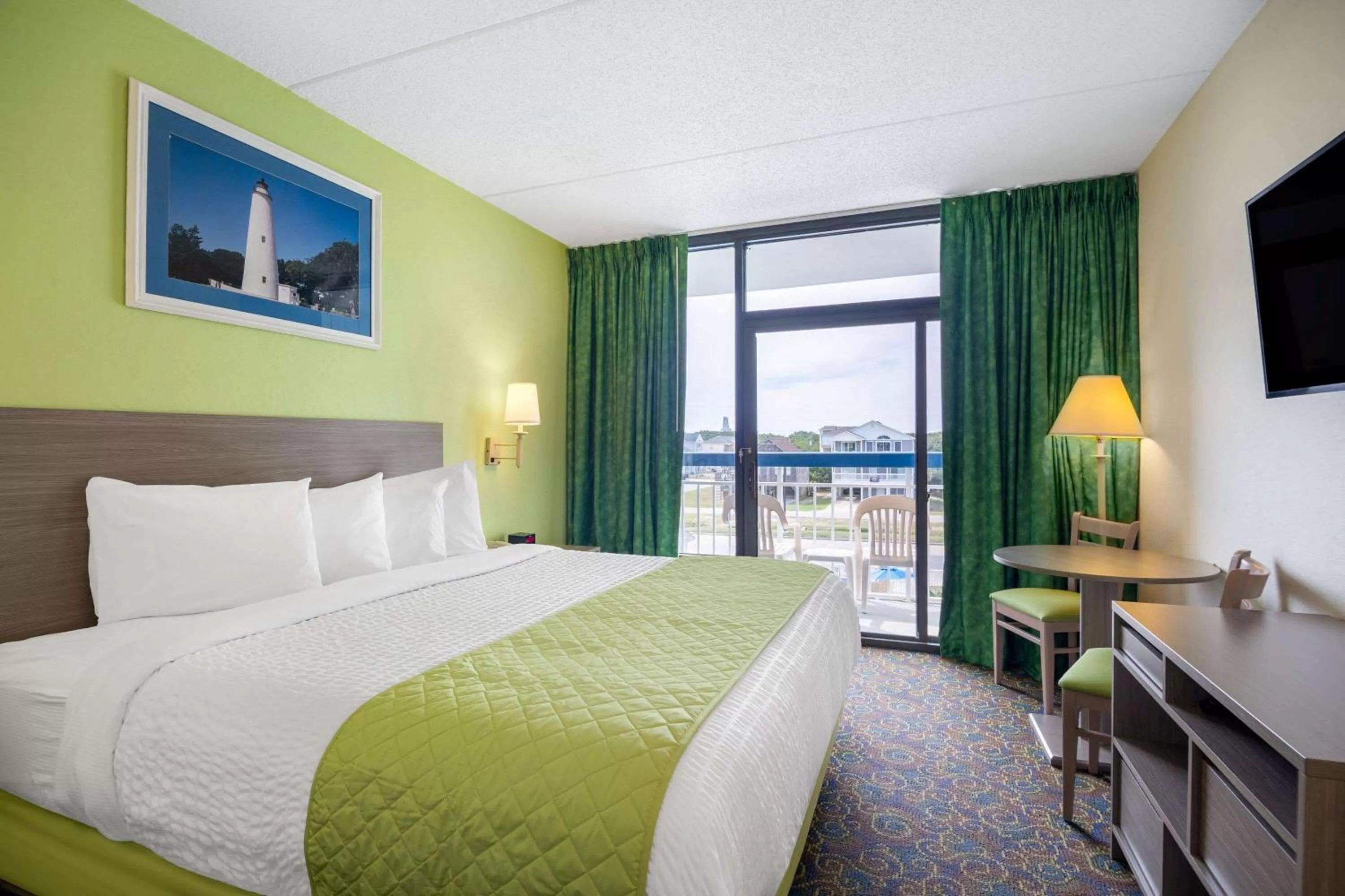 Photo of the whole room, Bed in Travelodge by Wyndham Outer Banks/Kill Devil Hills