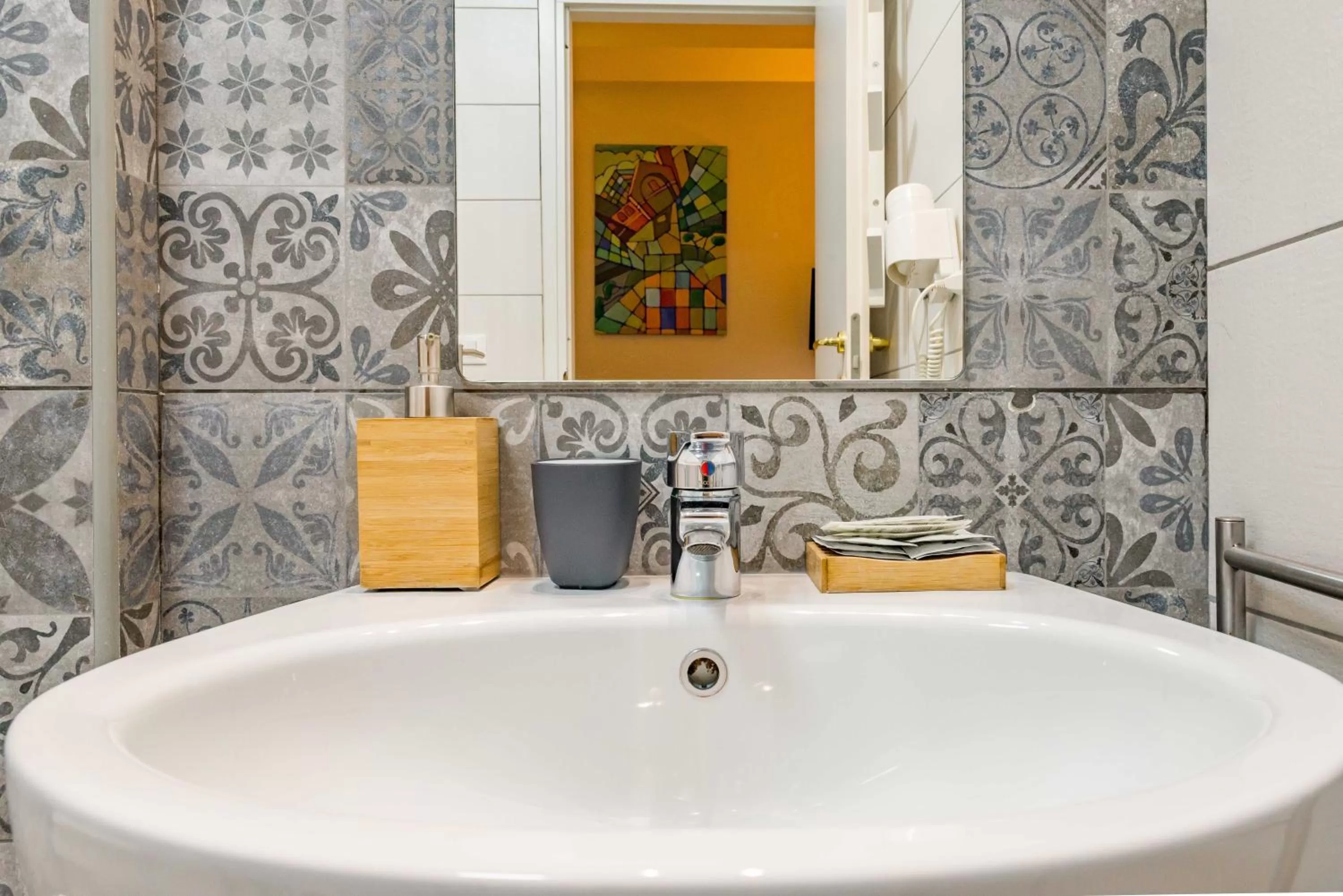 Bathroom in Un Attimo A Roma B&B