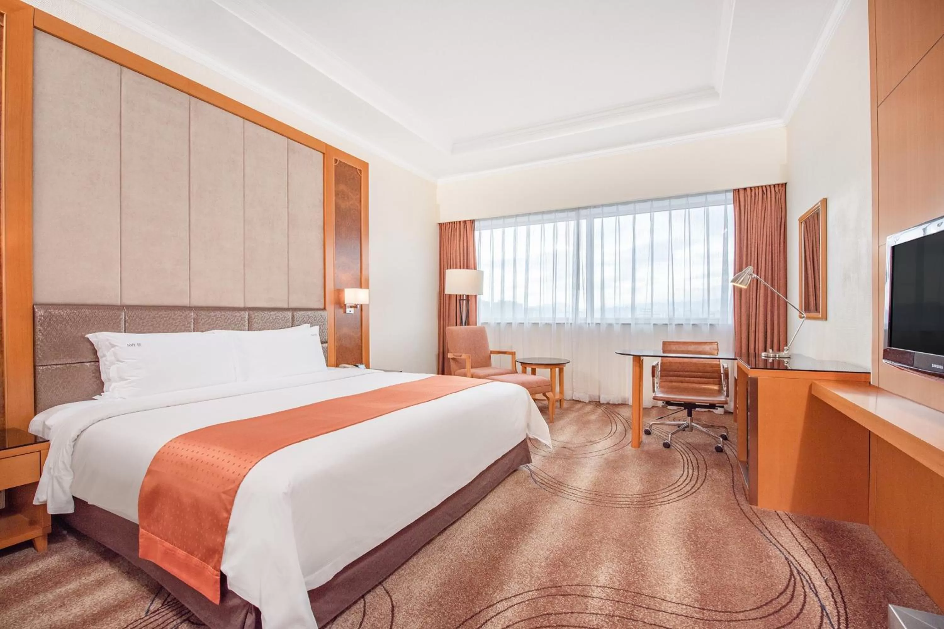 Bed in Holiday Inn Beijing Chang An West by IHG