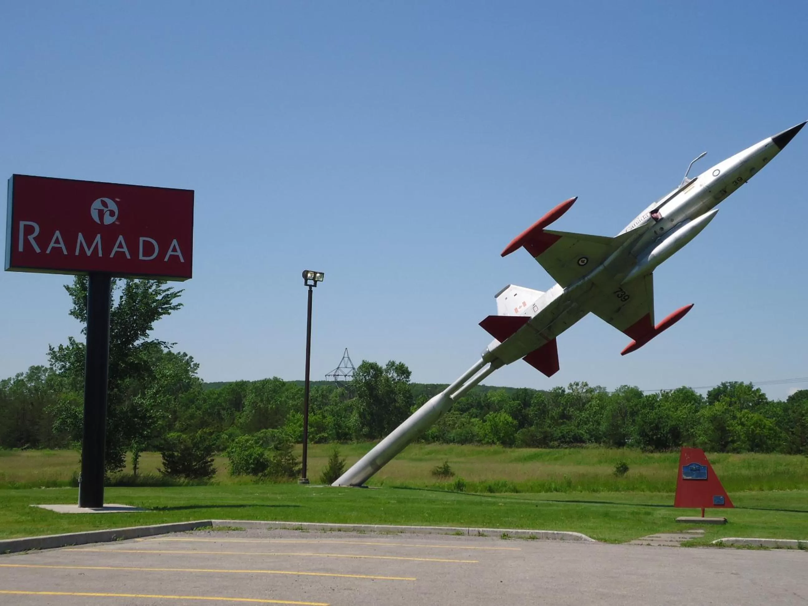 Facade/entrance in Ramada by Wyndham Trenton