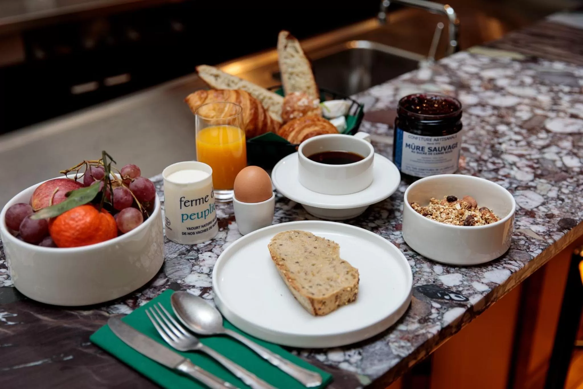 Breakfast in Hôtel Wallace Paris, a Member of Design Hotels
