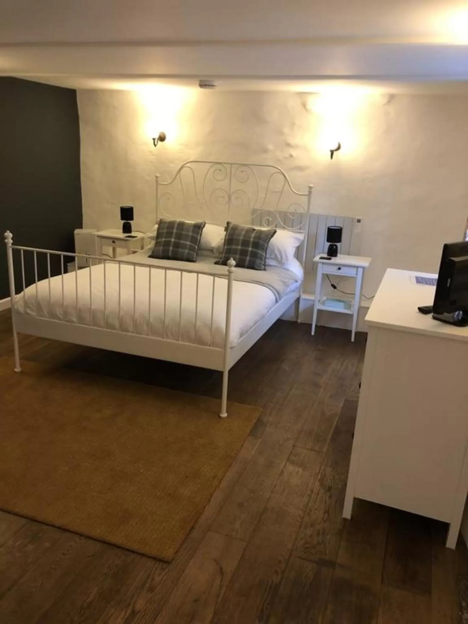 Bedroom in The Engine Inn