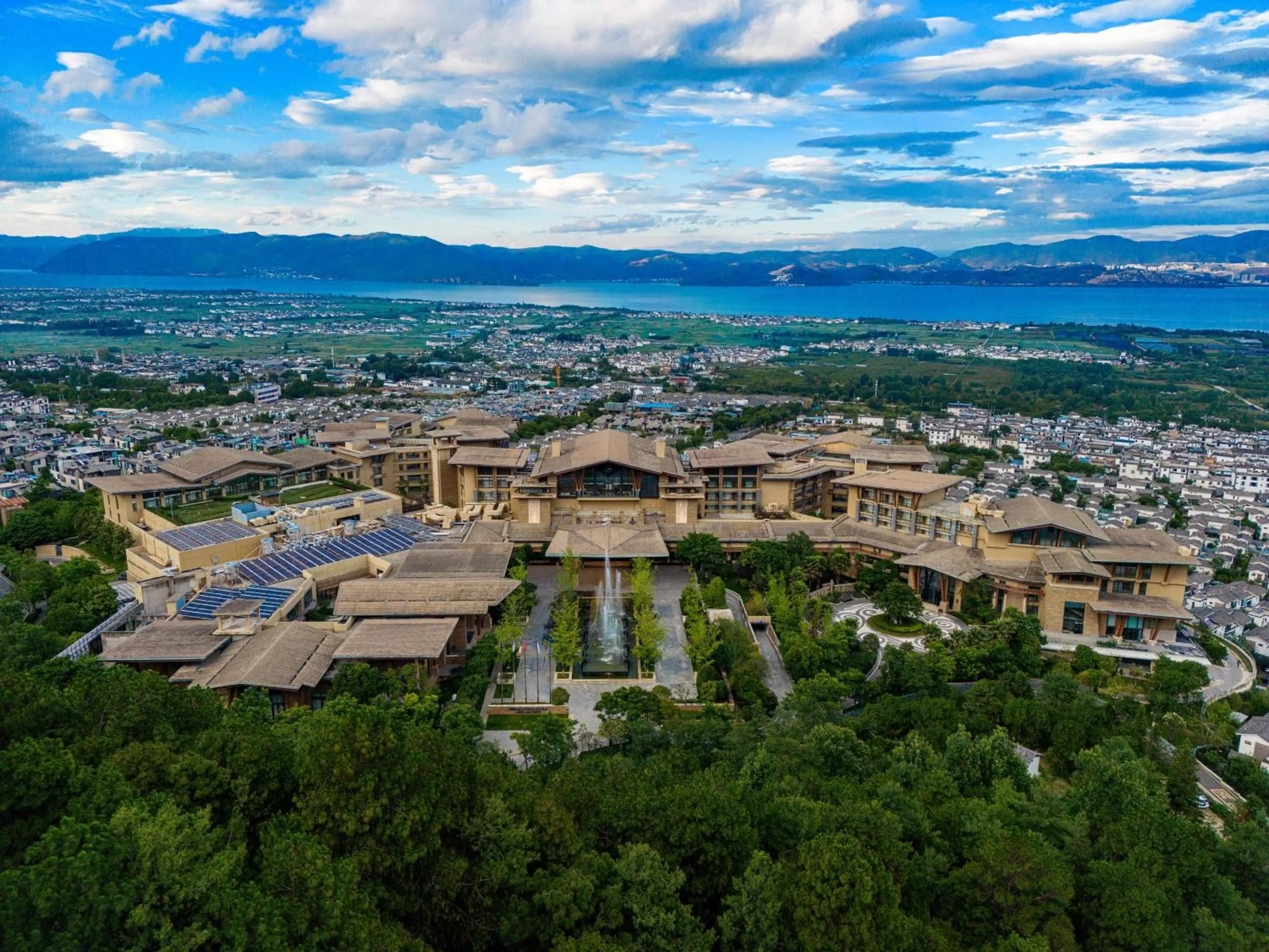 Property building in Hilton Dali Resort & Spa