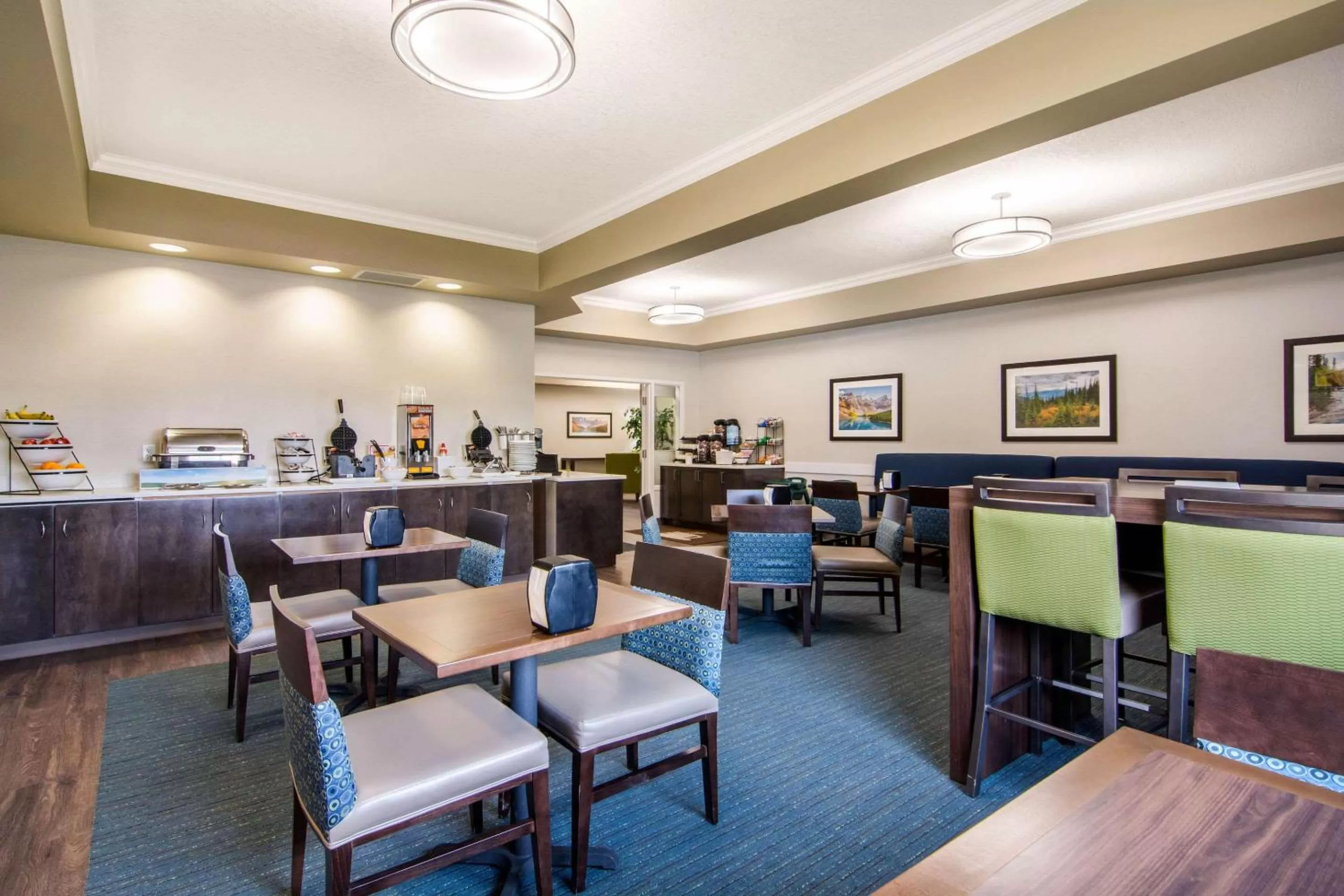 Restaurant/places to eat in Comfort Inn & Suites