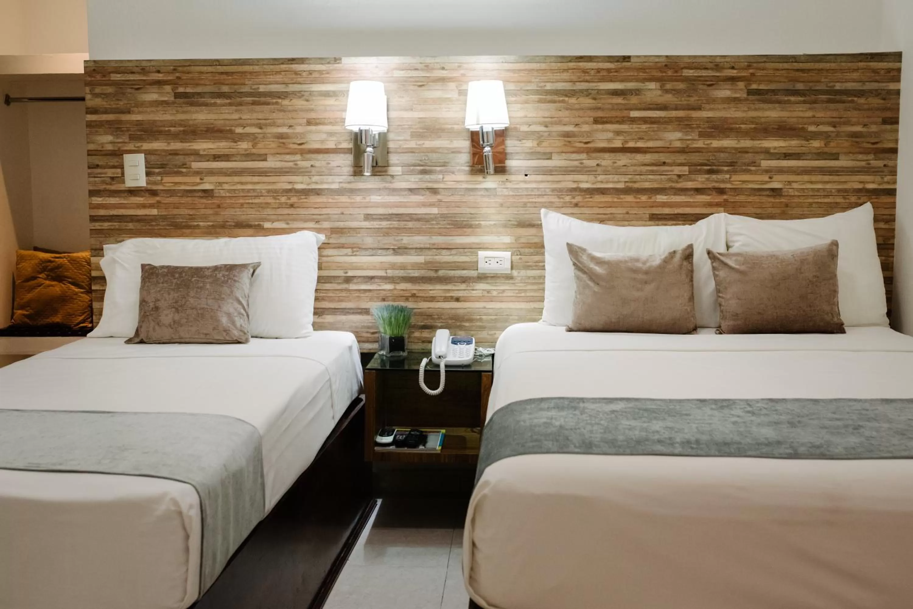 Bed in Hotel San Miguel, en el Centro - Desayuno Incluido