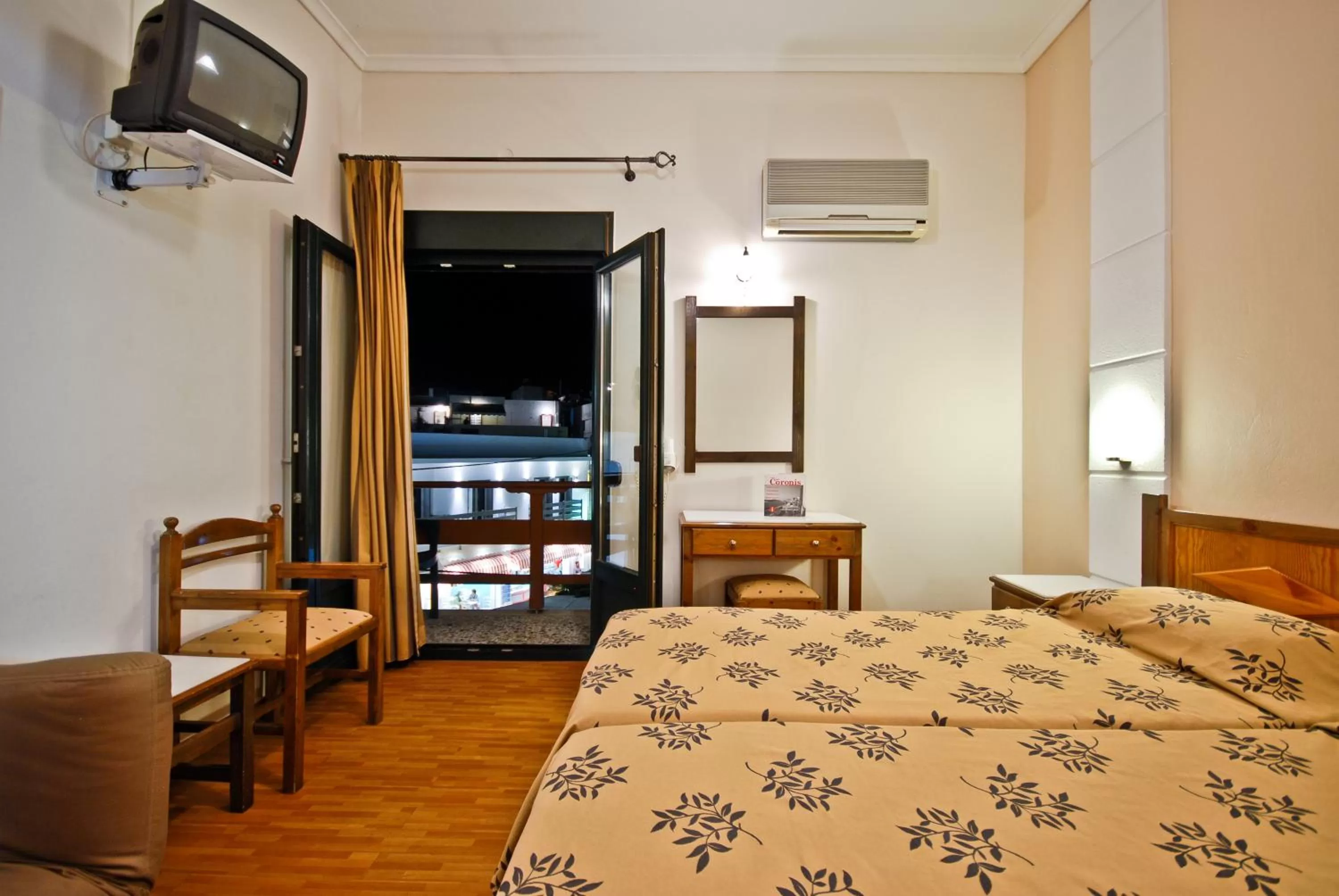 Bed in Hotel Coronis