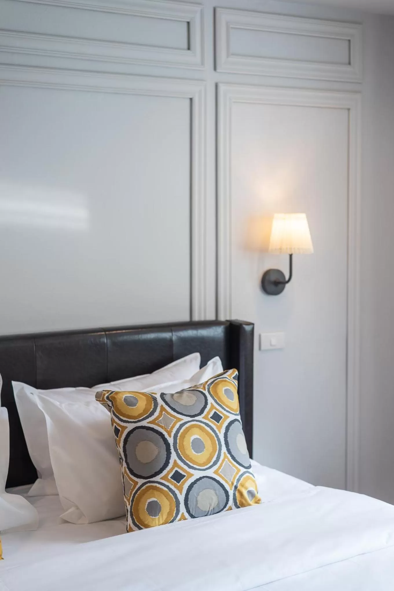 Bed in The Mellow Pillow Hotel @ Chiang Mai Gate