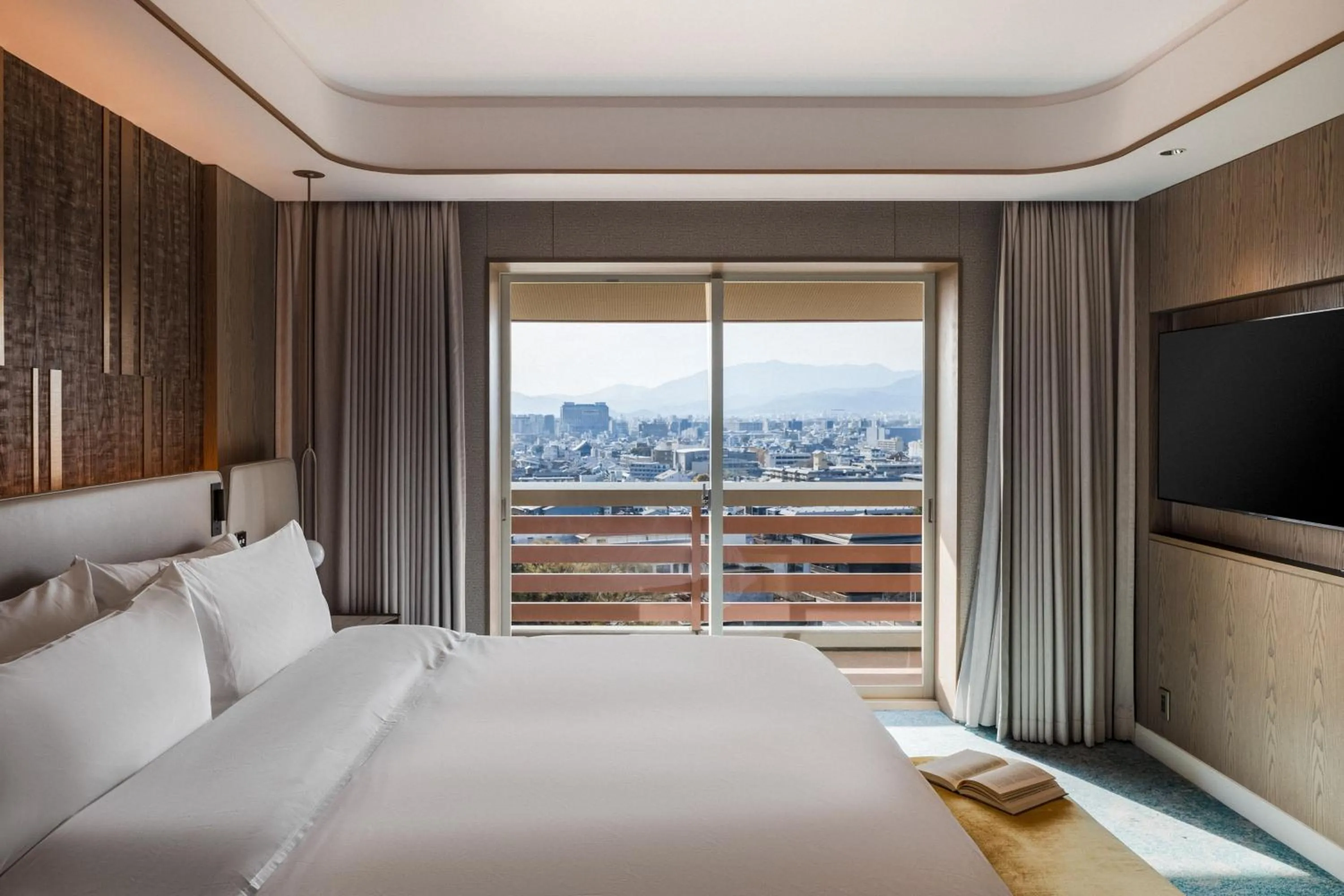 Photo of the whole room, Bed in The Westin Miyako Kyoto