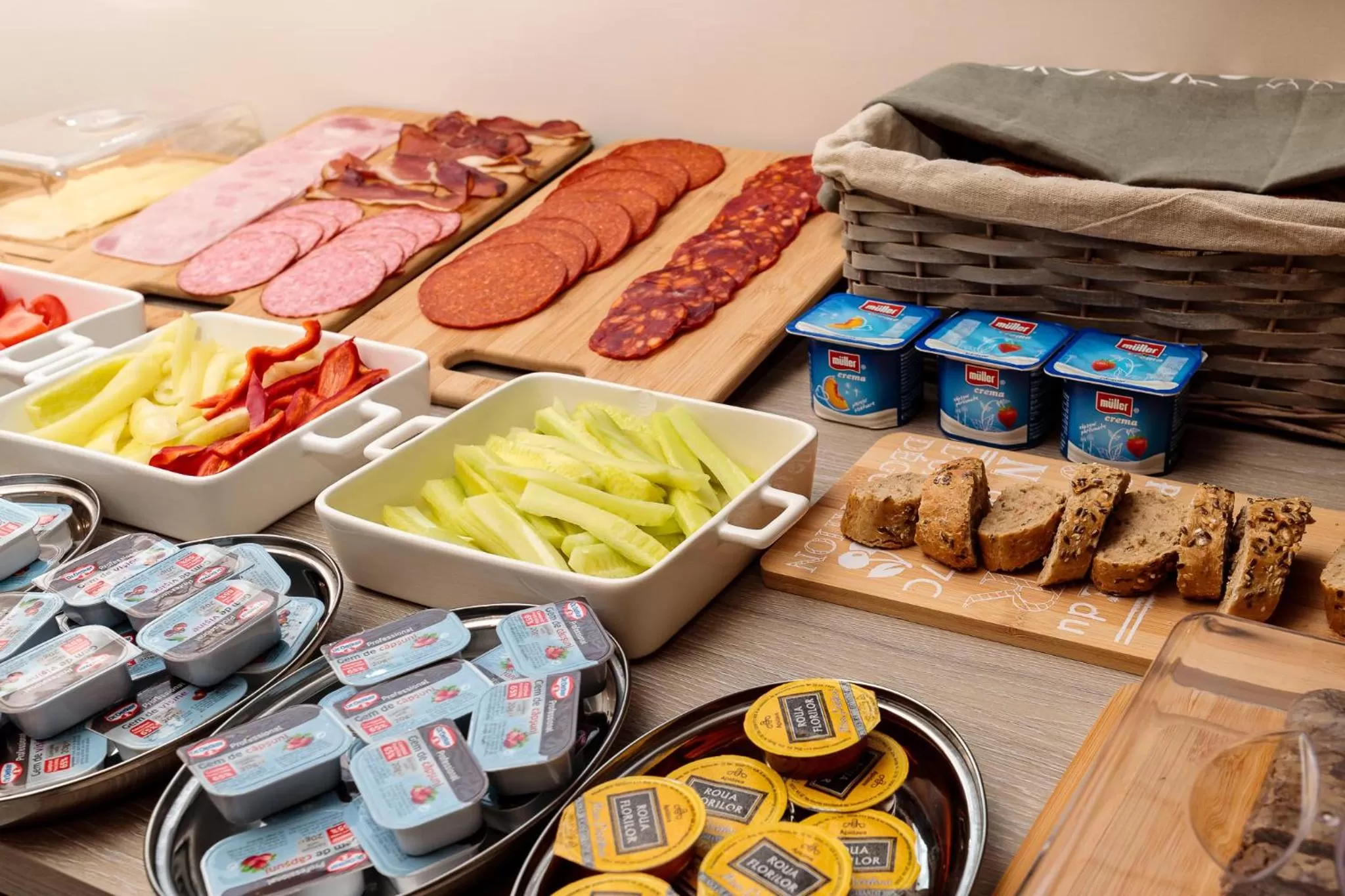 Breakfast in Pensiunea Select Central