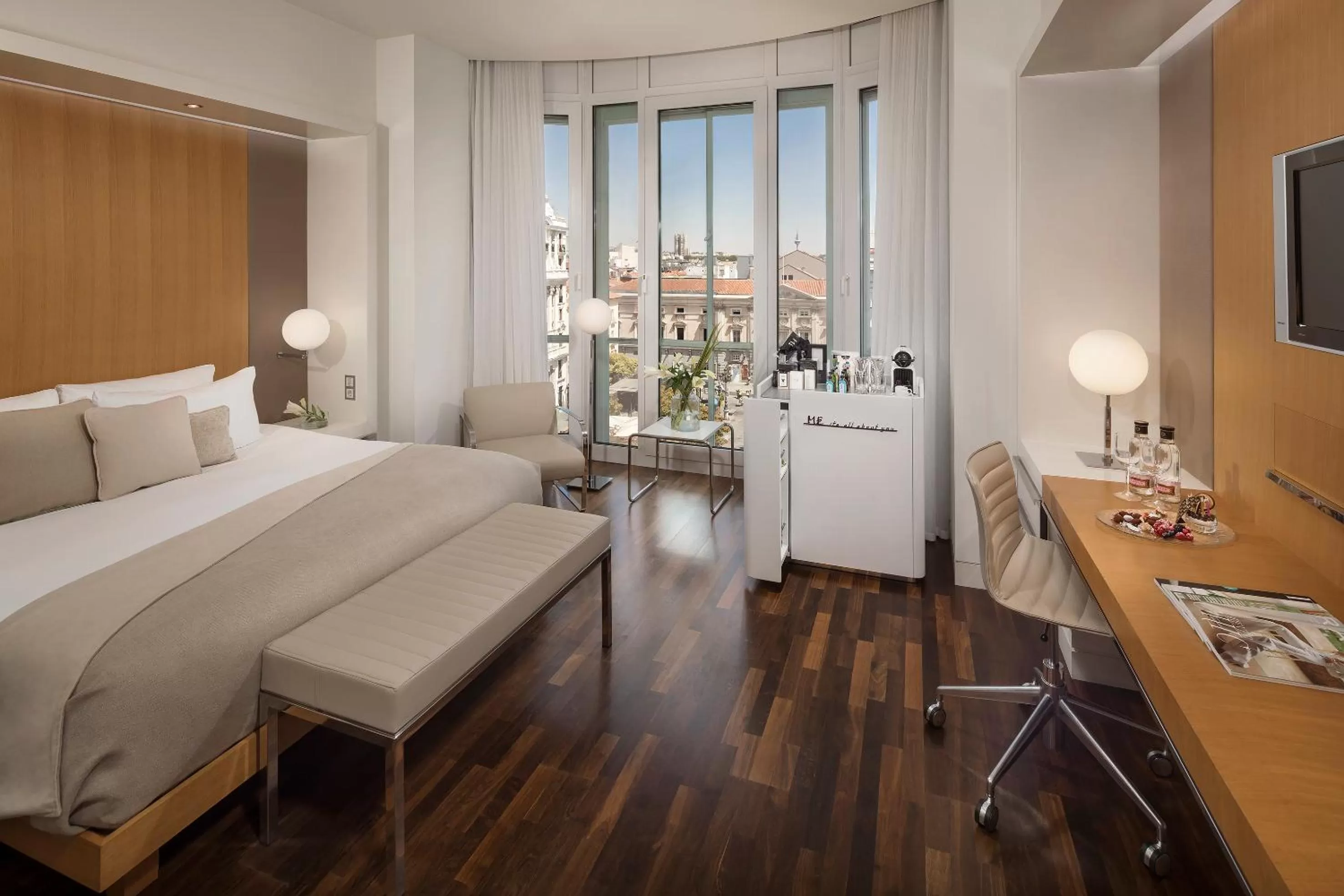 Photo of the whole room, Bed in ME Madrid Reina Victoria by Meliá