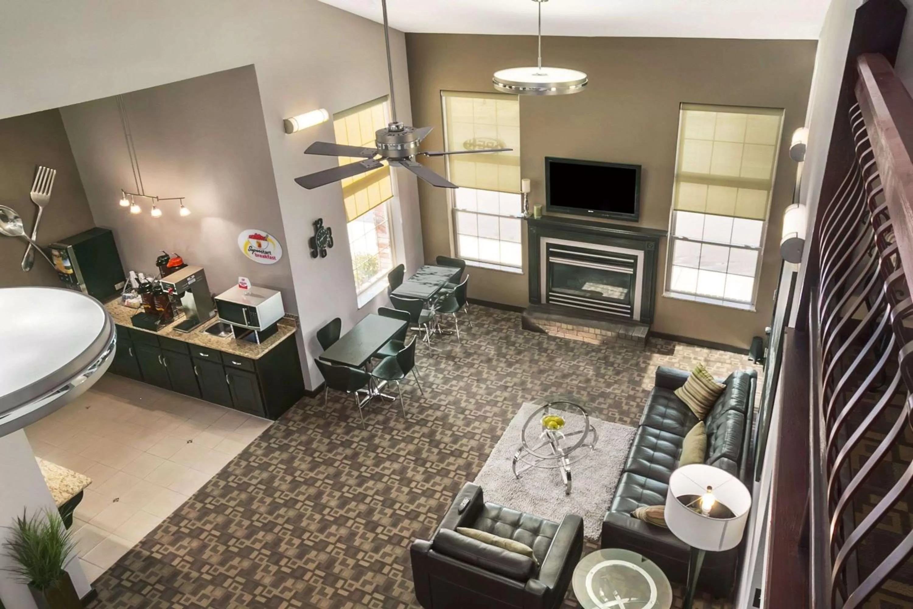 Lobby or reception, Bed in Super 8 by Wyndham Stafford/Springfield Area