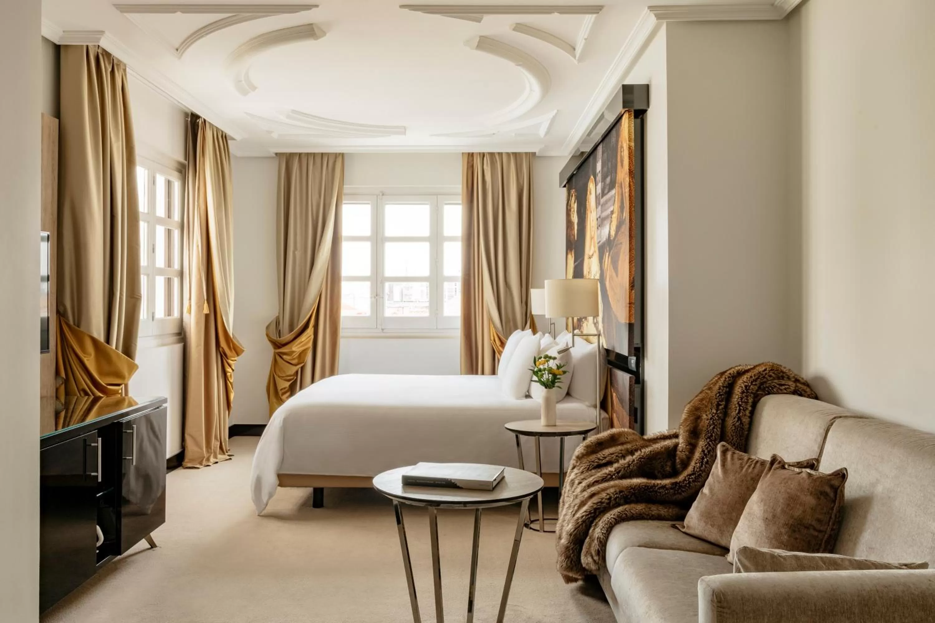 Bed in Palacio de los Duques Gran Meliá - The Leading Hotels of the World