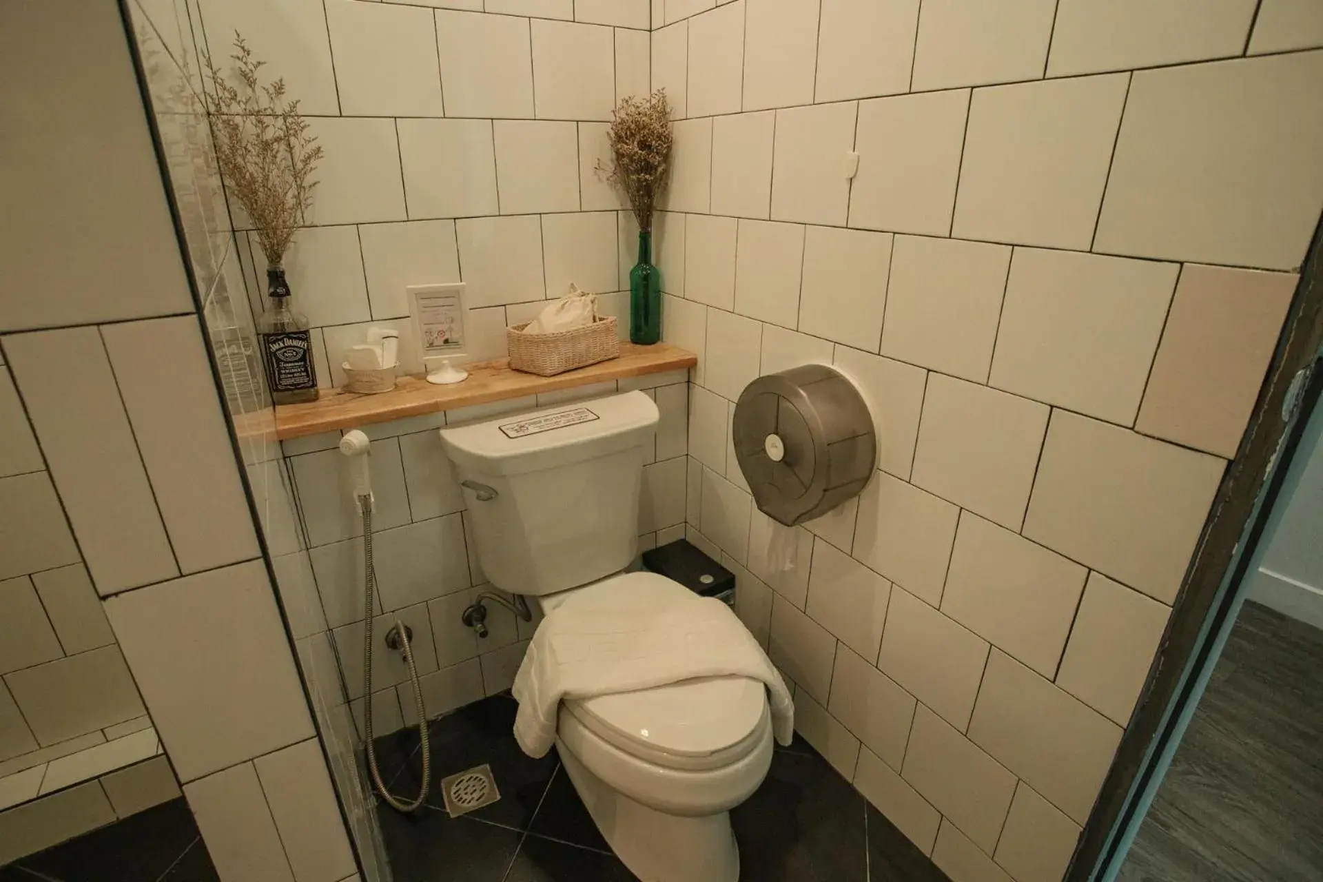 Double Room with Garden View in Fashen Poshtel Double Room with Garden View in Fashen Poshtel