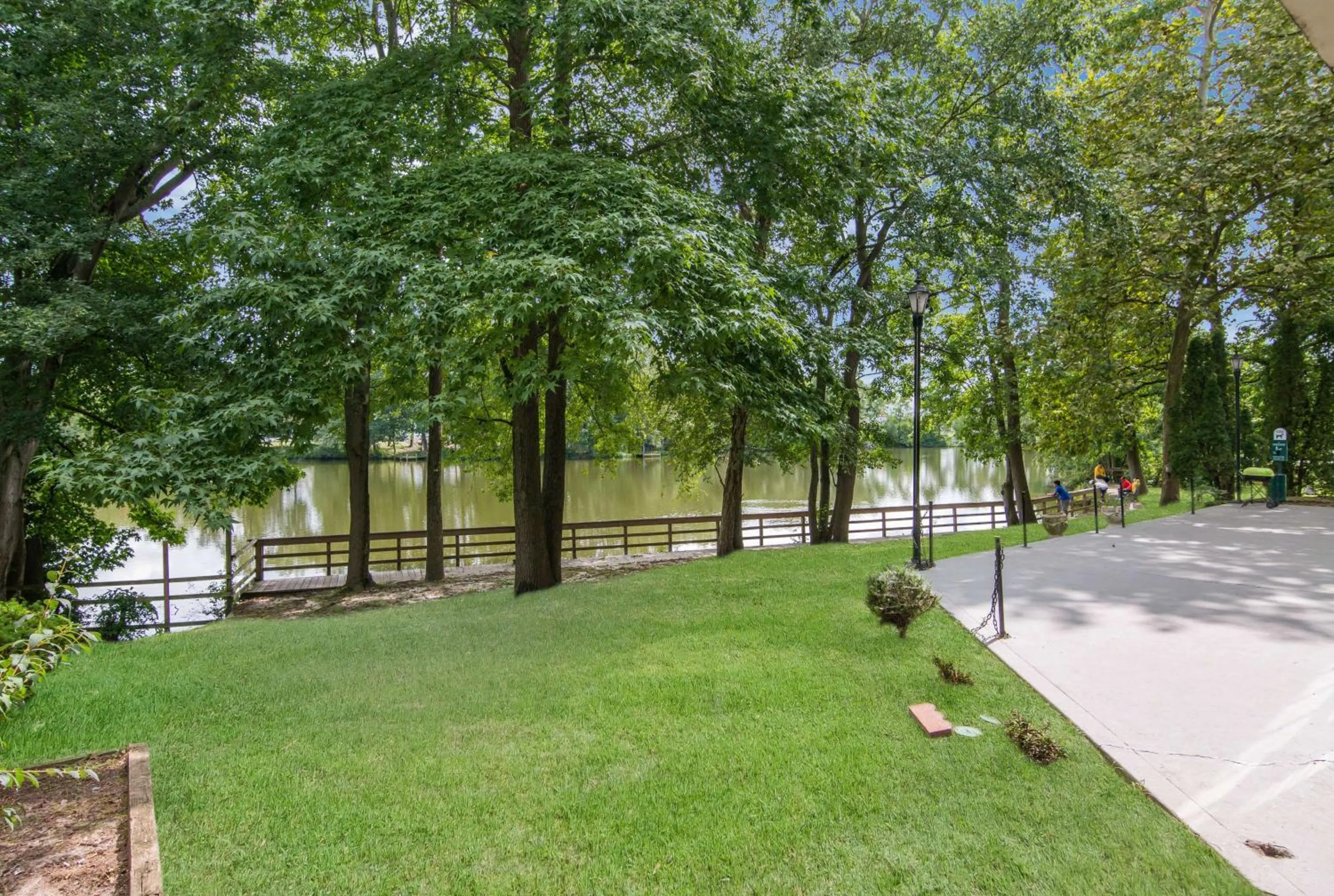 Property building in Motel 6-Seaford, DE