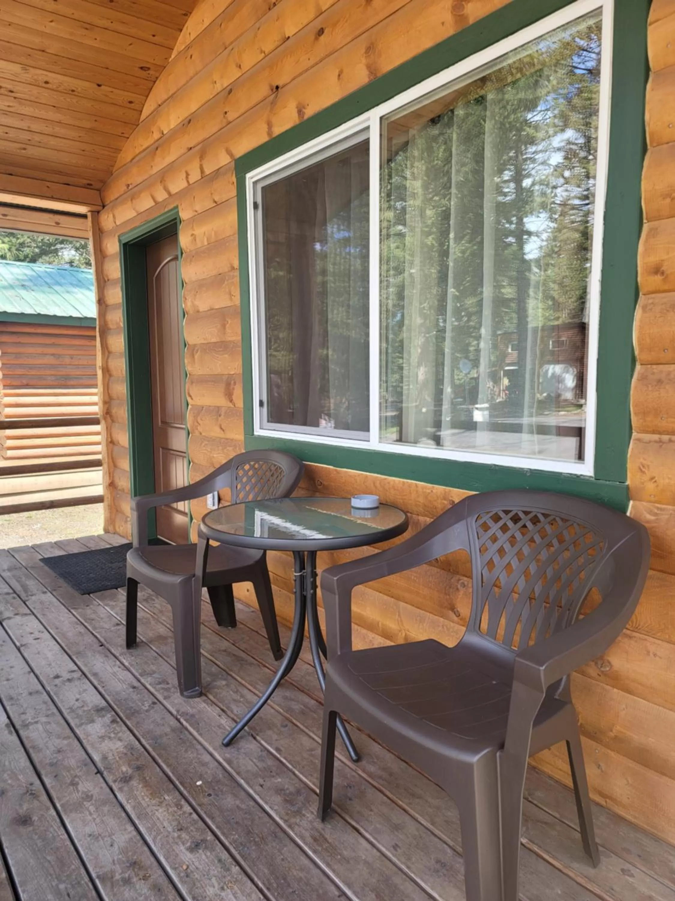 Riverfront Motel & Cabins