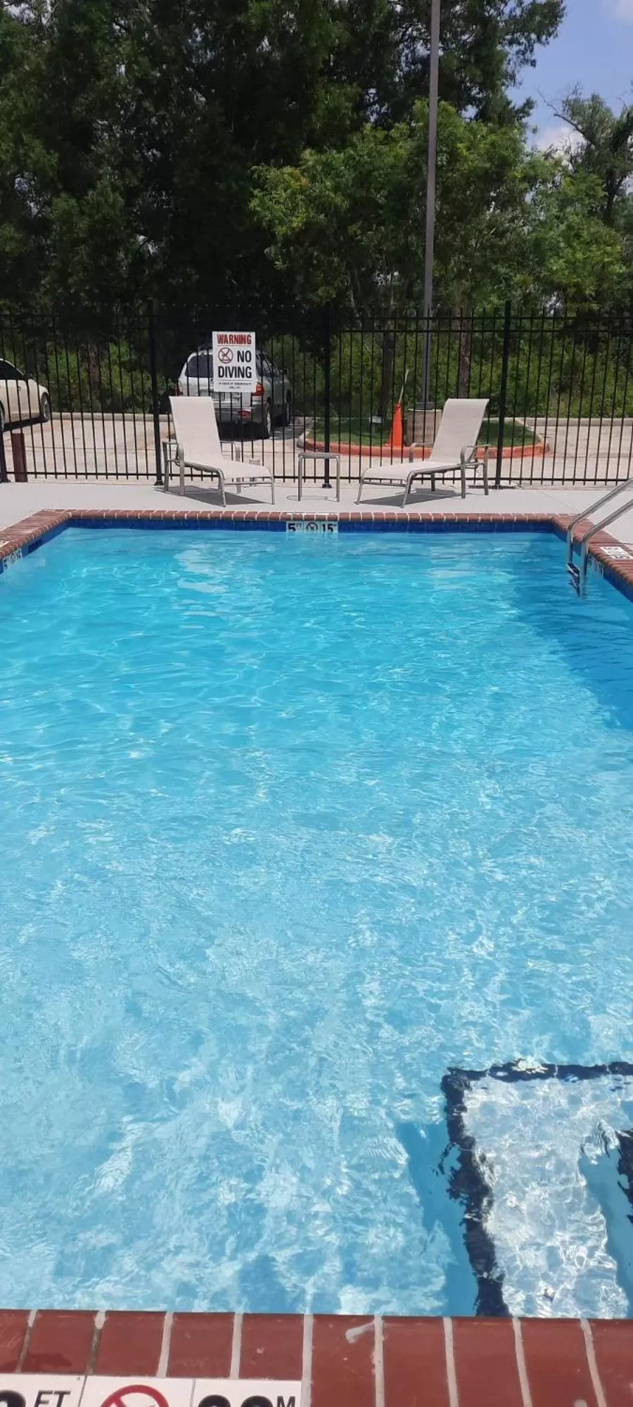 Swimming pool in MainStay Suites Denham Springs - Baton Rouge East