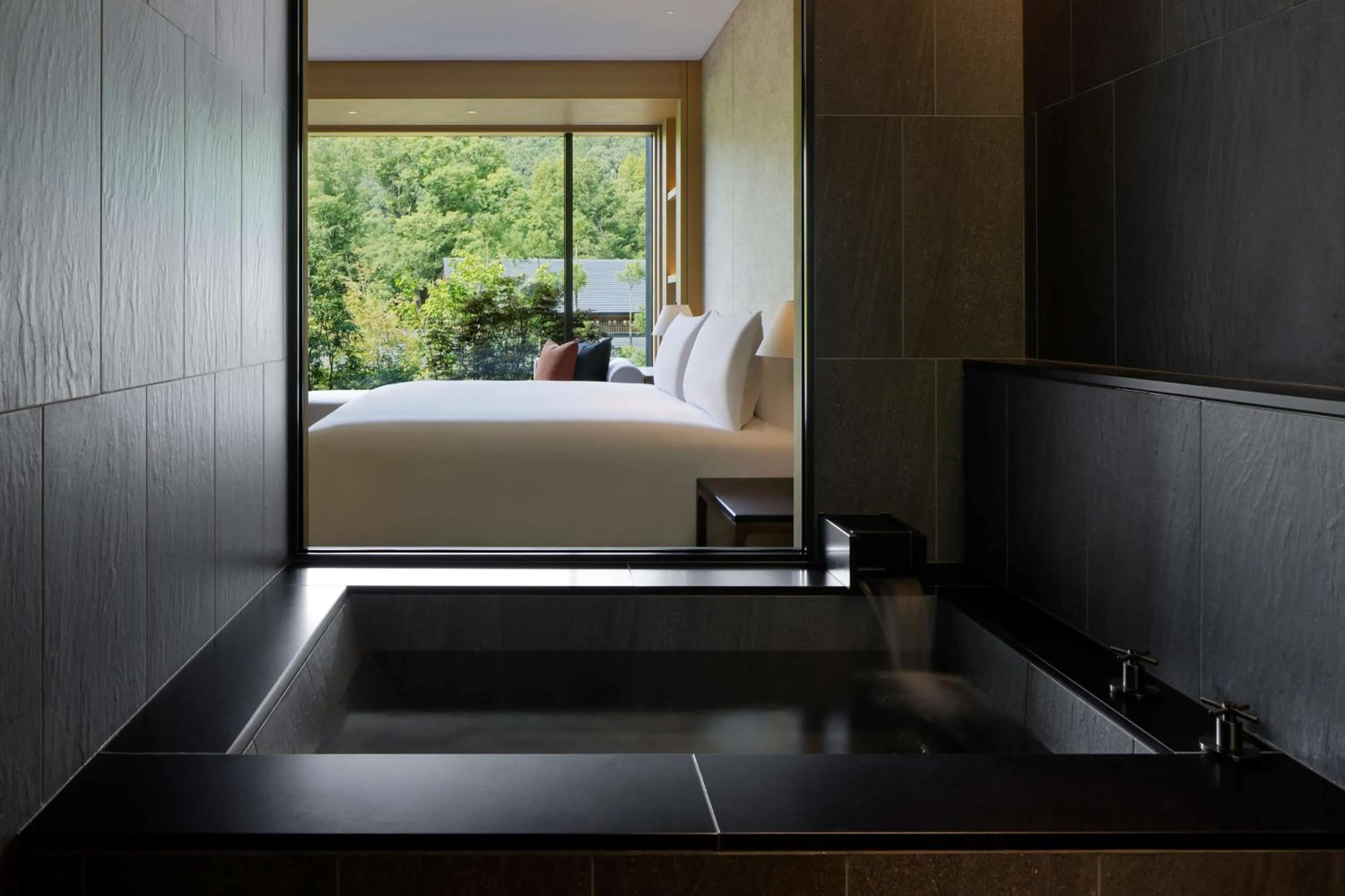 Bathroom, Bed in ROKU KYOTO, LXR Hotels & Resorts by Hilton