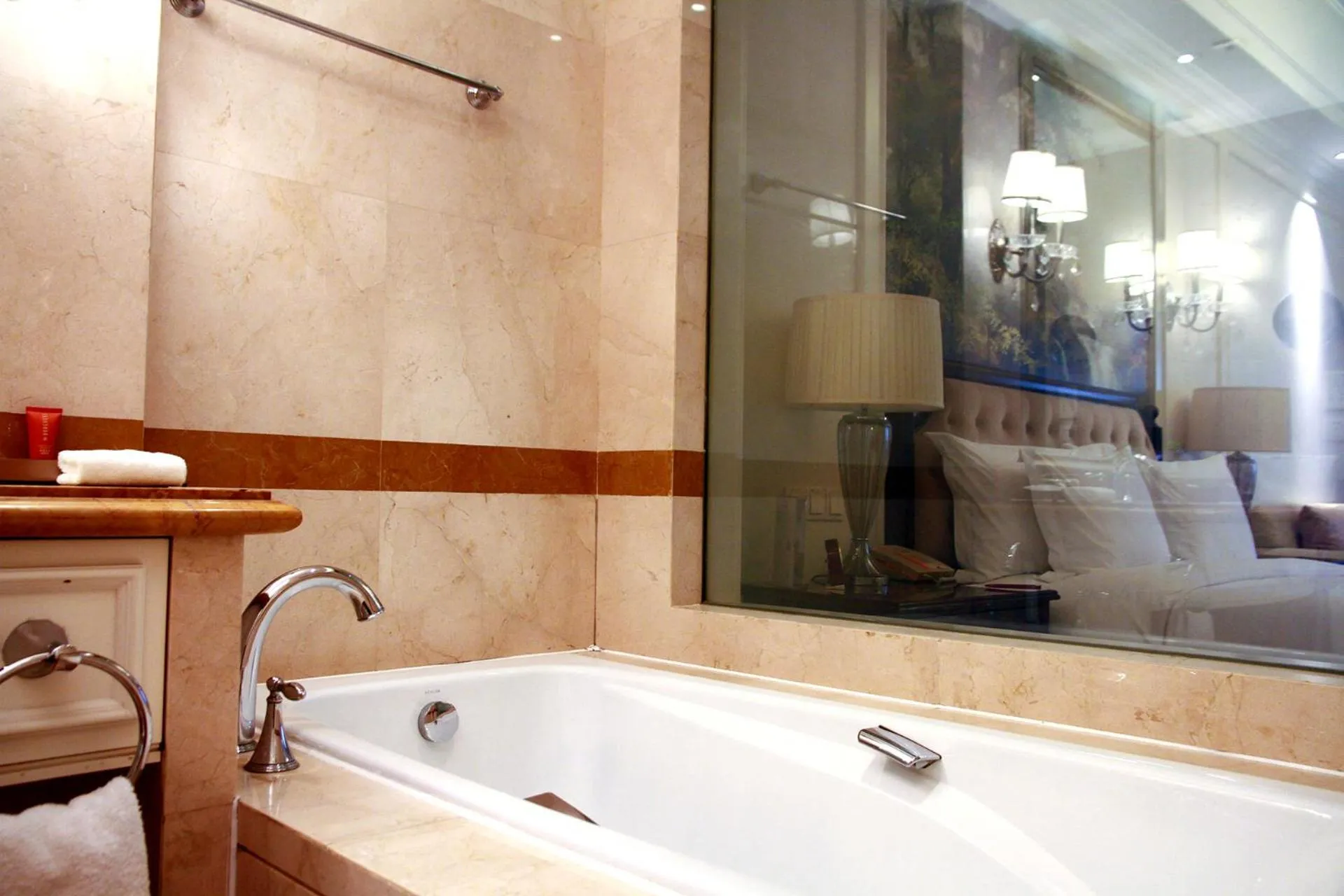 Bath in Crowne Plaza Ocean Spring Resort by IHG
