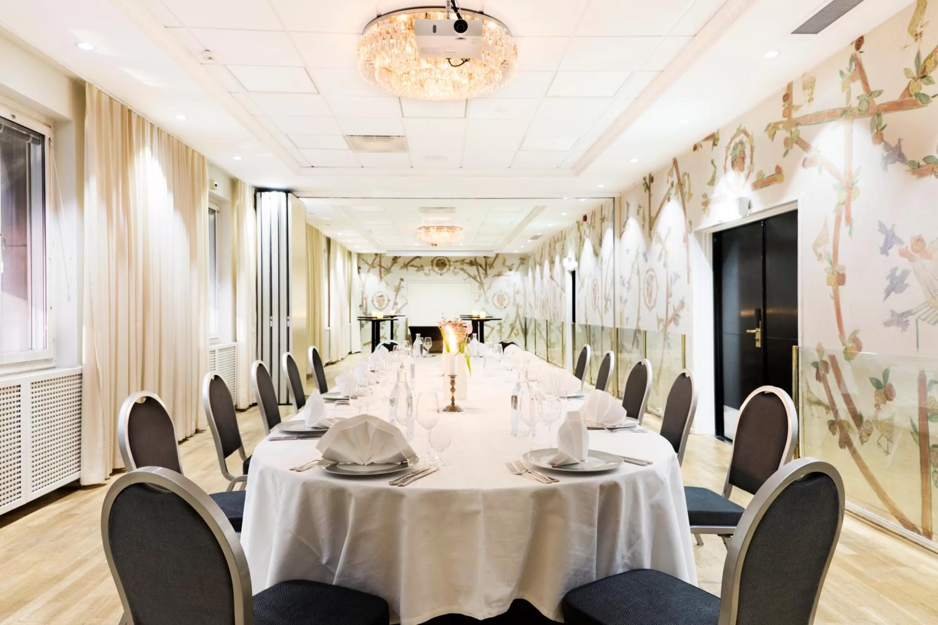 Banquet/Function facilities in Elite Park Avenue Hotel