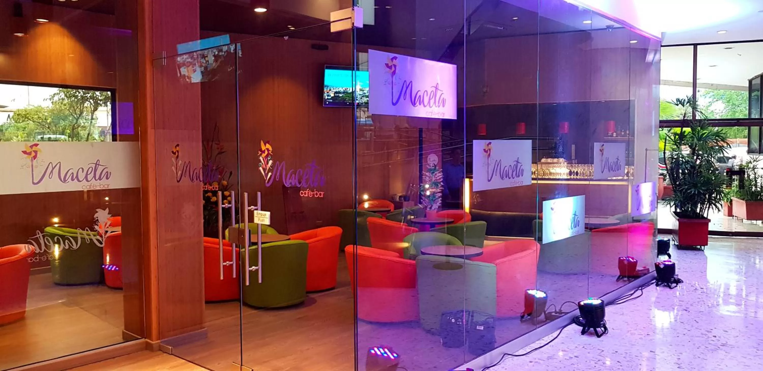 Lounge or bar in Torre de Cali Plaza Hotel