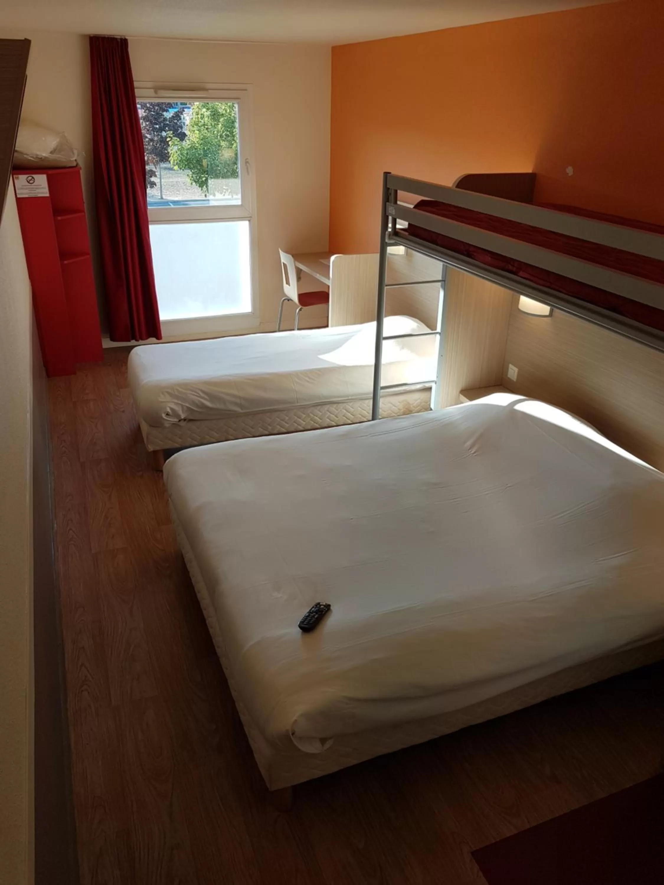 Photo of the whole room, Bed in Première Classe Epernay