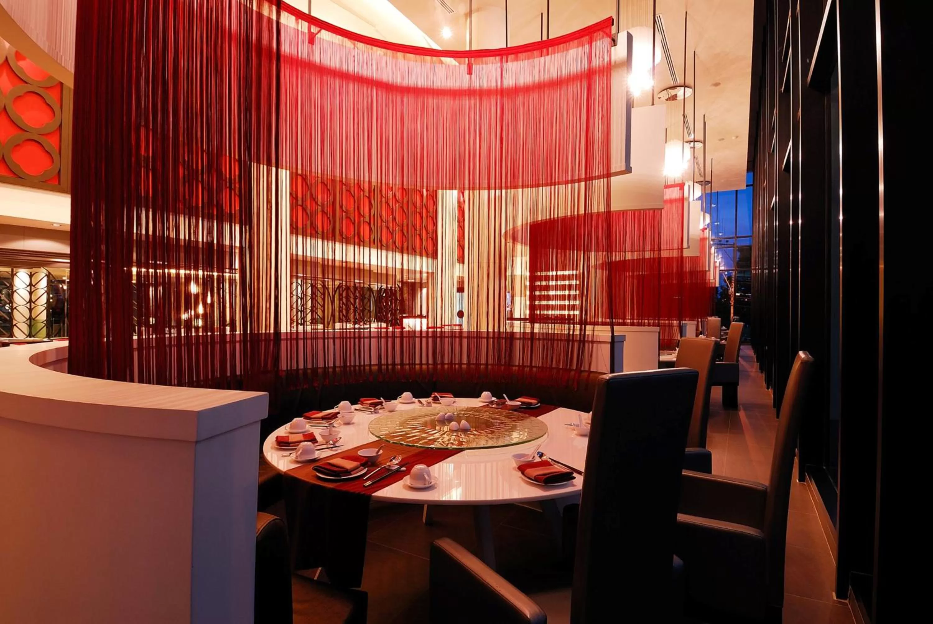 Restaurant/places to eat in The Zign Hotel