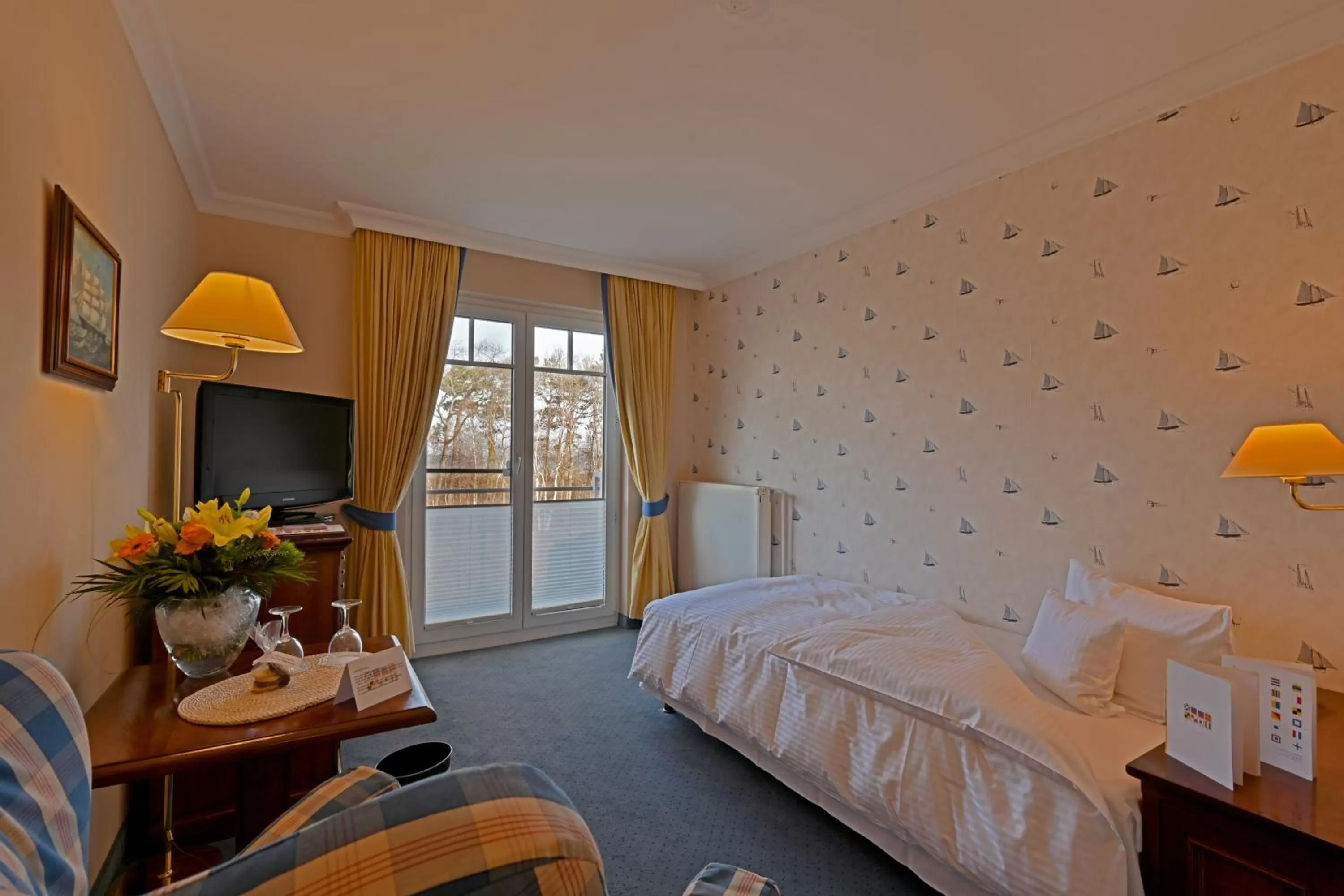 Photo of the whole room, Bed in Hotel Meerlust