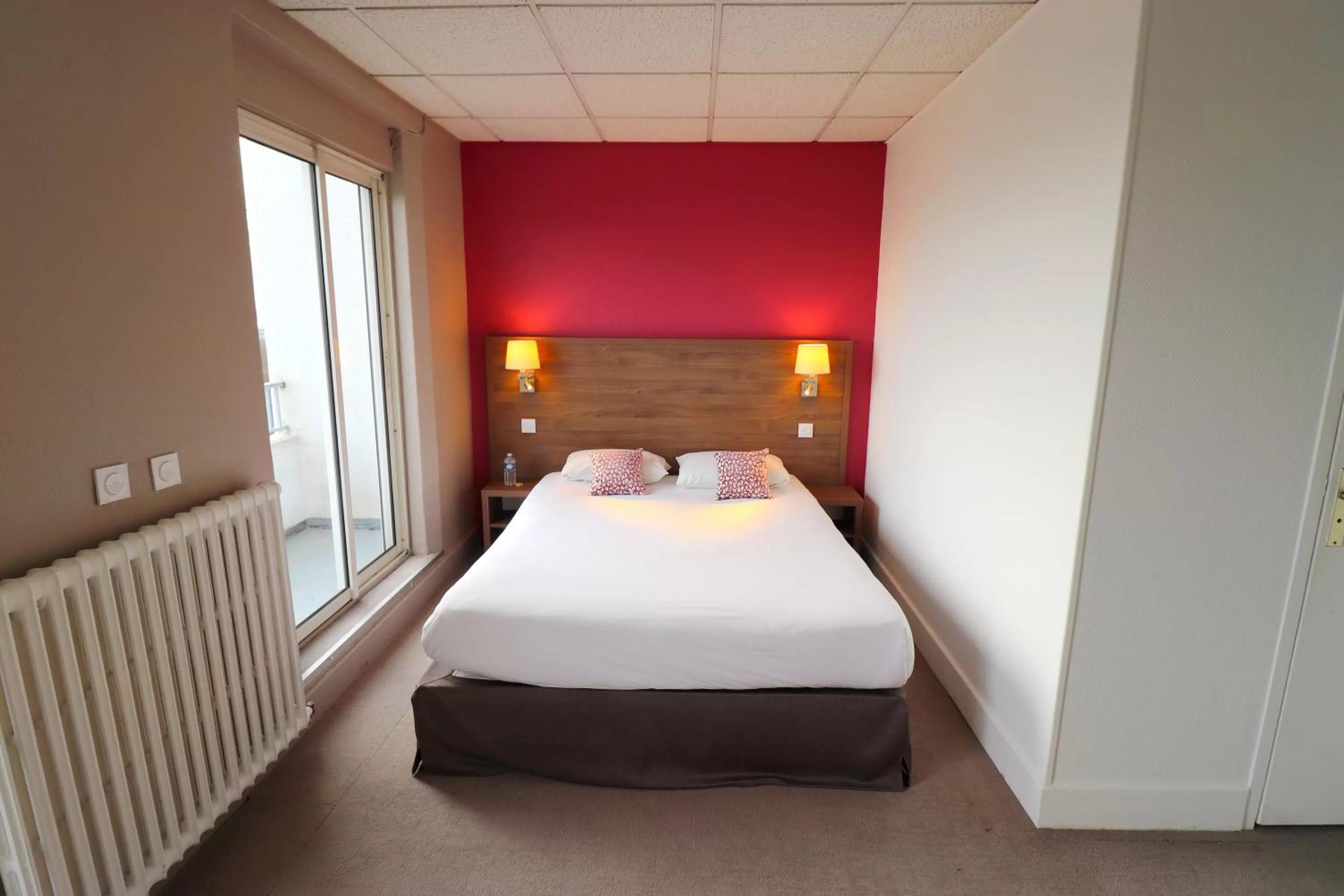 Bed in Hotel de la Gare Brest