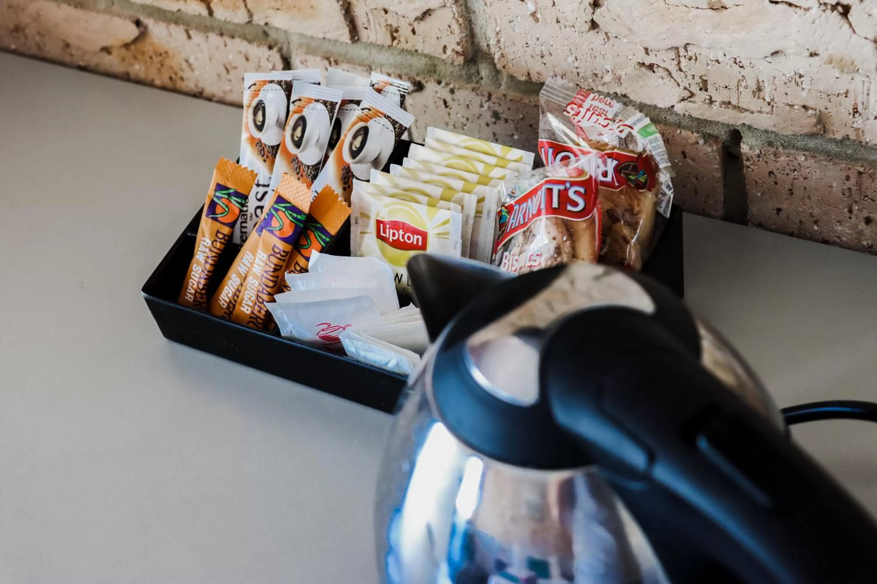 Kennedy Drive Boutique Motel - Close To City Centre & Airport