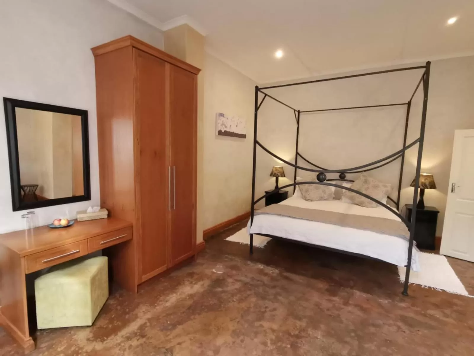 Garden Suite - single occupancy in Mimosa Lodge