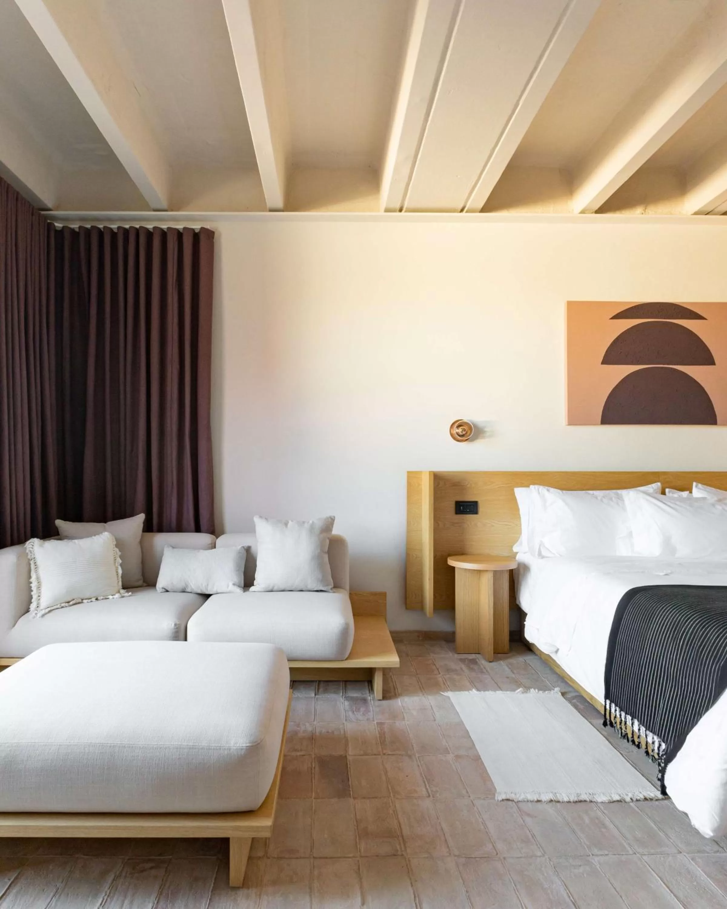 Living room, Bed in Albor San Miguel de Allende, Tapestry Collection by Hilton