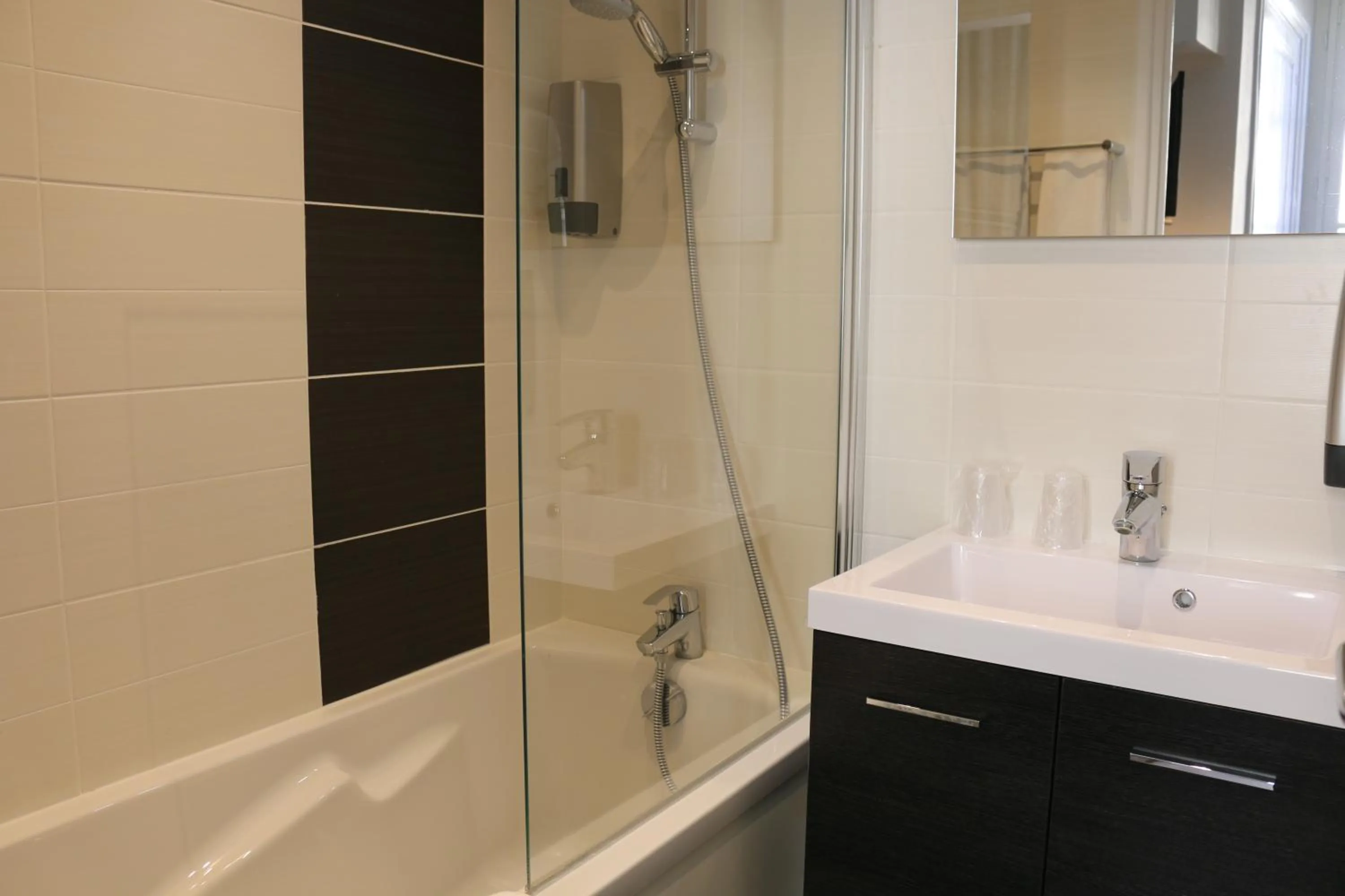 Bathroom in Hotel du Théatre