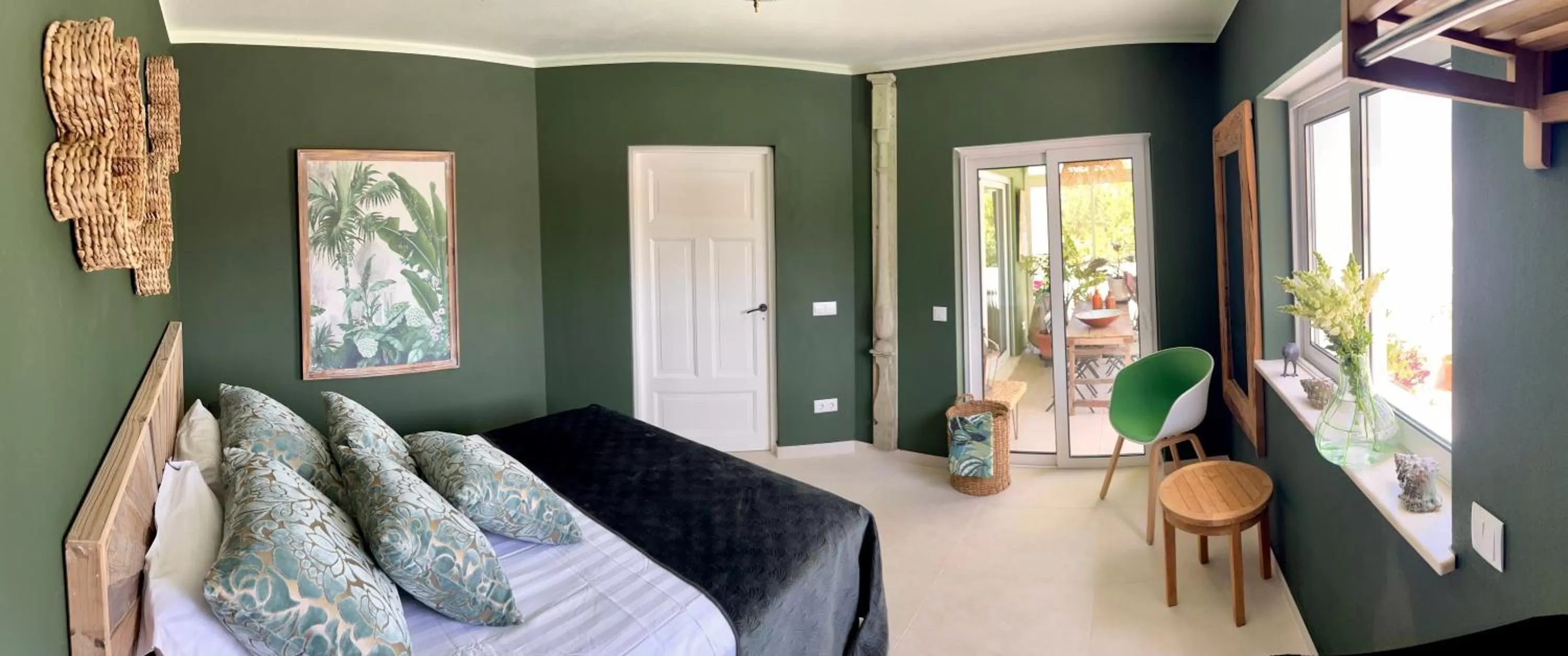 Bed in Palm View Guesthouse, adults only