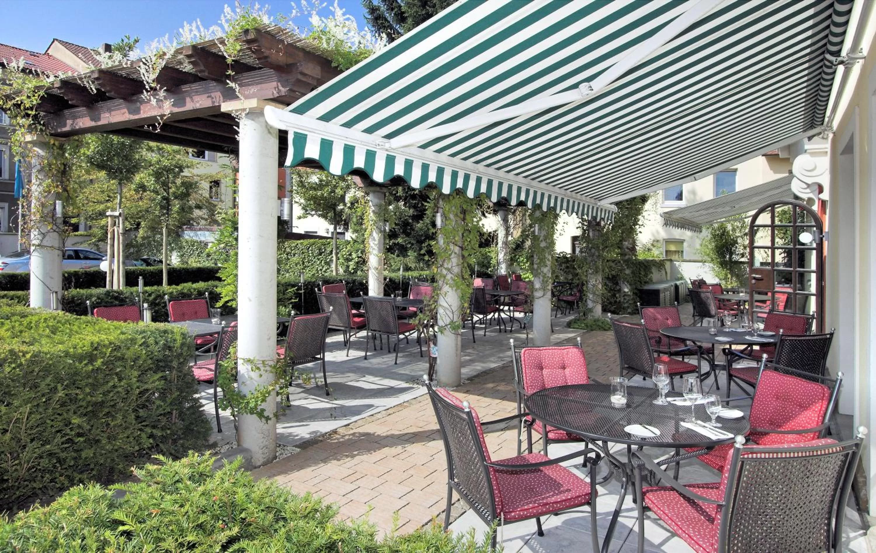 Balcony/Terrace, Restaurant/Places to Eat in Hotel Villa Geyerswörth