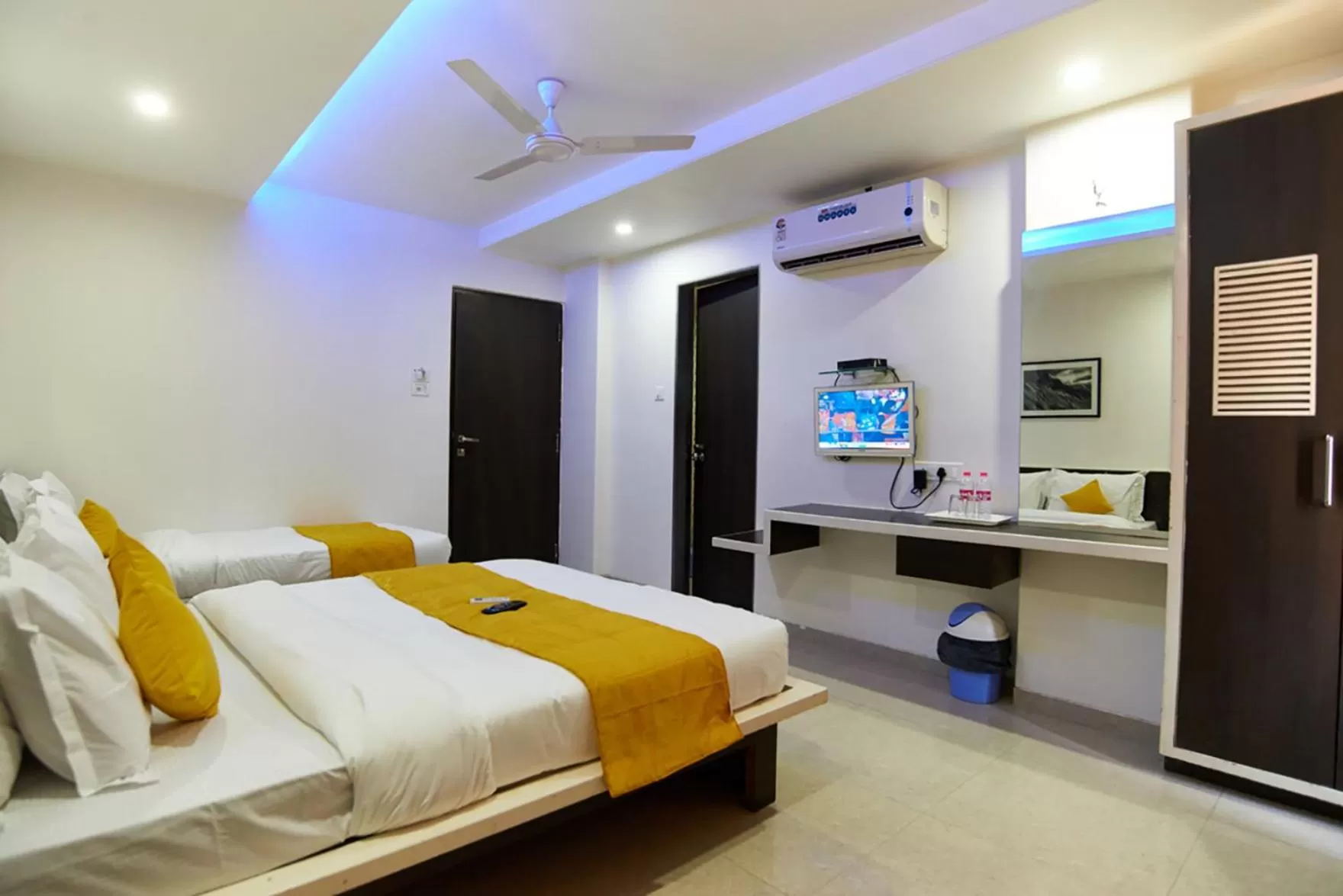 Photo of the whole room, Bed in Hotel Sai Bansi