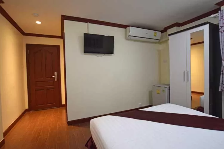 Bed in Bluebird Inn Pattaya