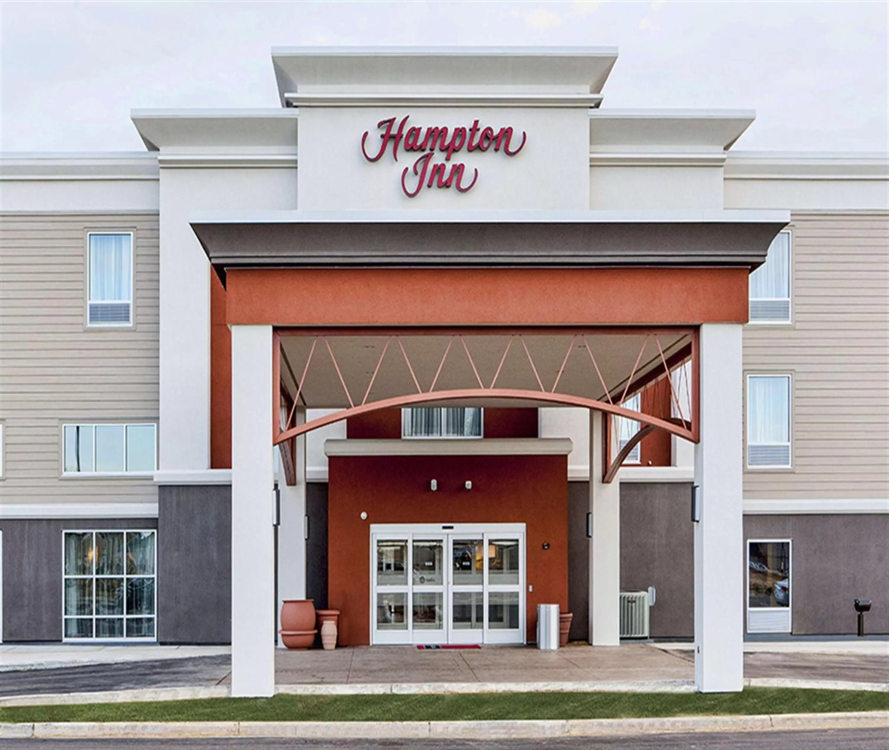 Property building in Hampton Inn Hibbing