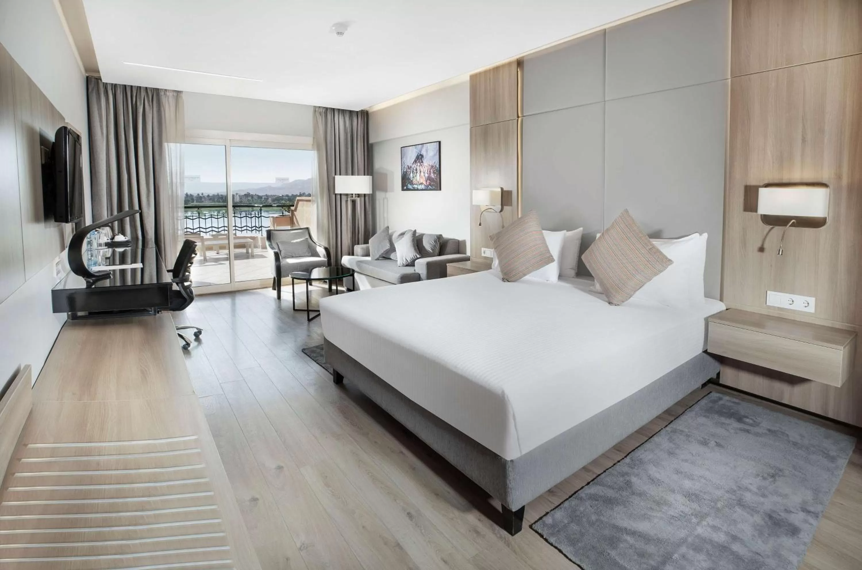 Bedroom, Bed in Steigenberger Nile Palace Luxor - Convention Center