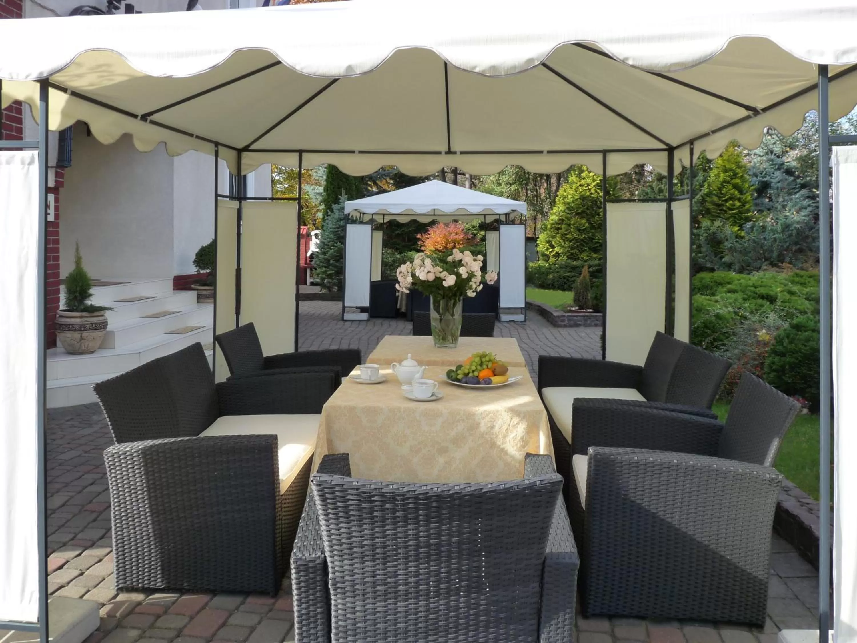 Restaurant/Places to Eat in Eney Boutique Hotel