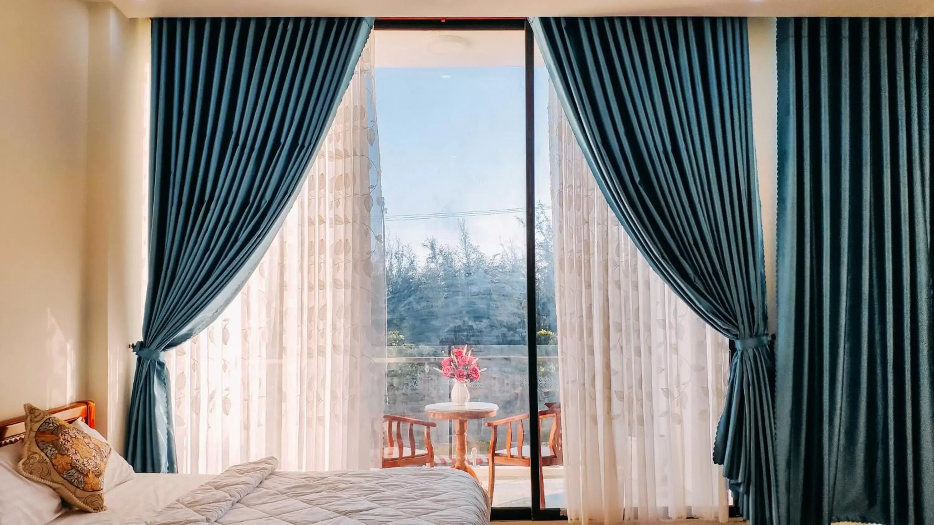 Deluxe Queen Room with Two Queen Beds in Tuy Hòa Beach Hotel - Căn hộ du lịch Deluxe Queen Room with Two Queen Beds in Tuy Hòa Beach Hotel - Căn hộ du lịch