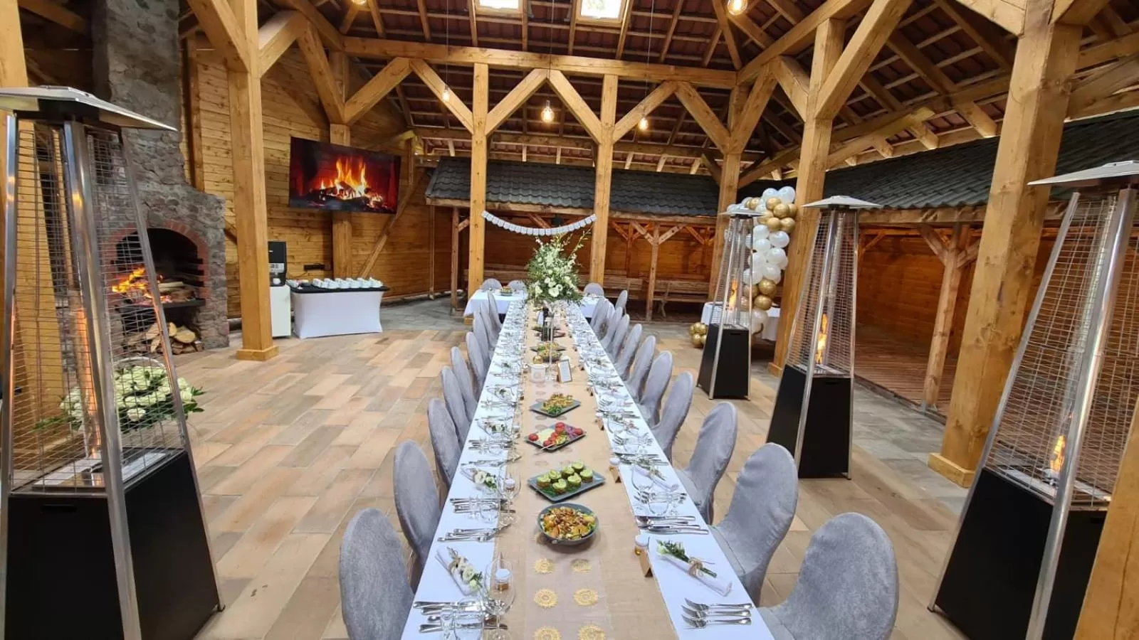 Restaurant/places to eat in Tailor Hotel Sport & Conference