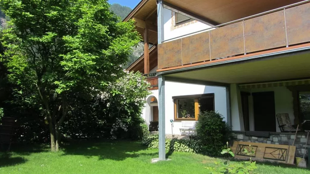 Property Building in Haus Hager