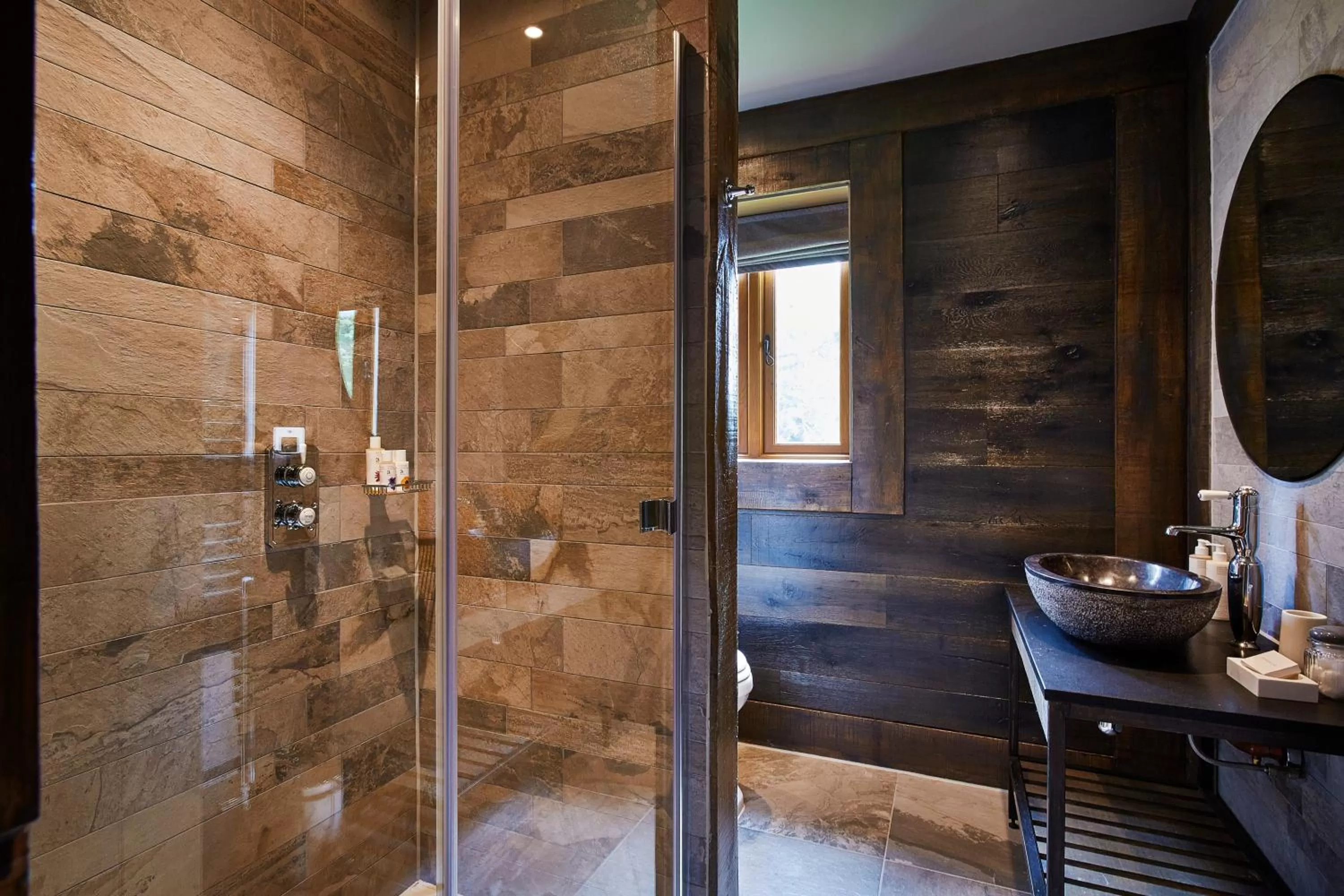 Shower in The Jack Russell