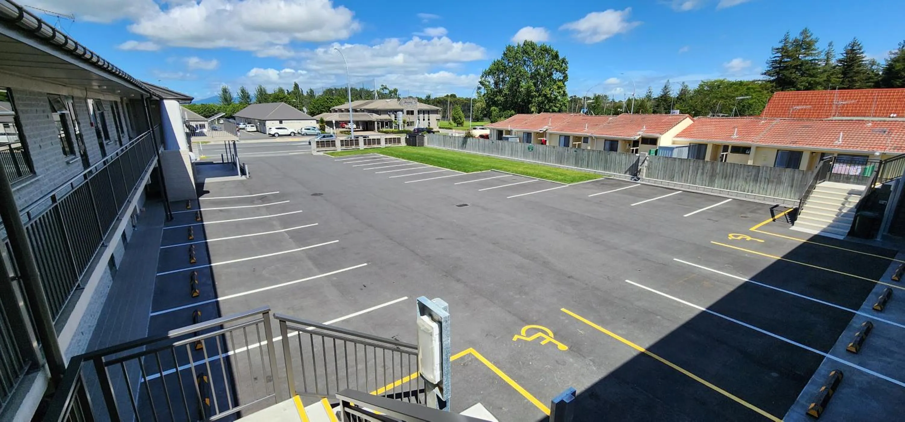Property building in Auto Lodge Motel