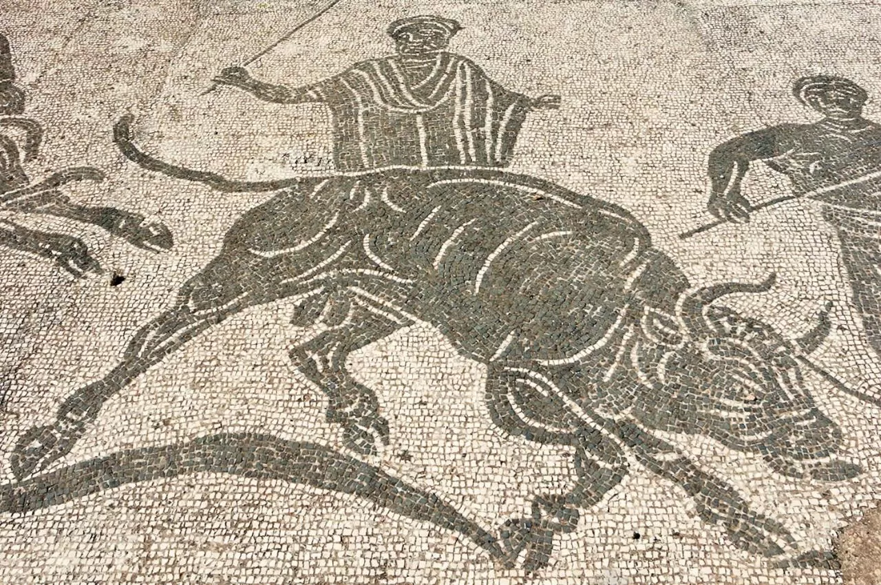 Nearby landmark in Smy Aran Blu Roma Mare