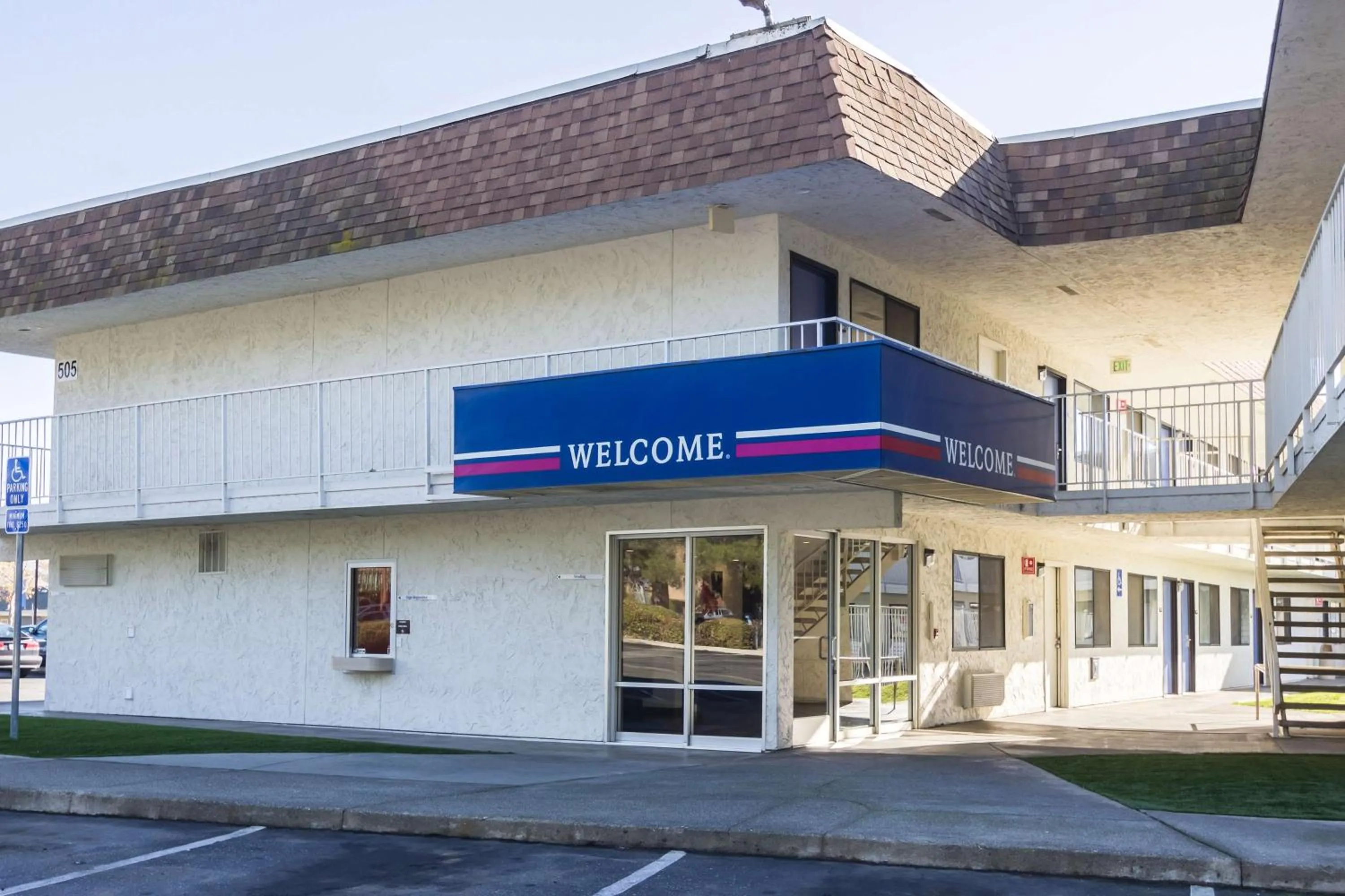 Property building in Motel 6-Oroville, CA