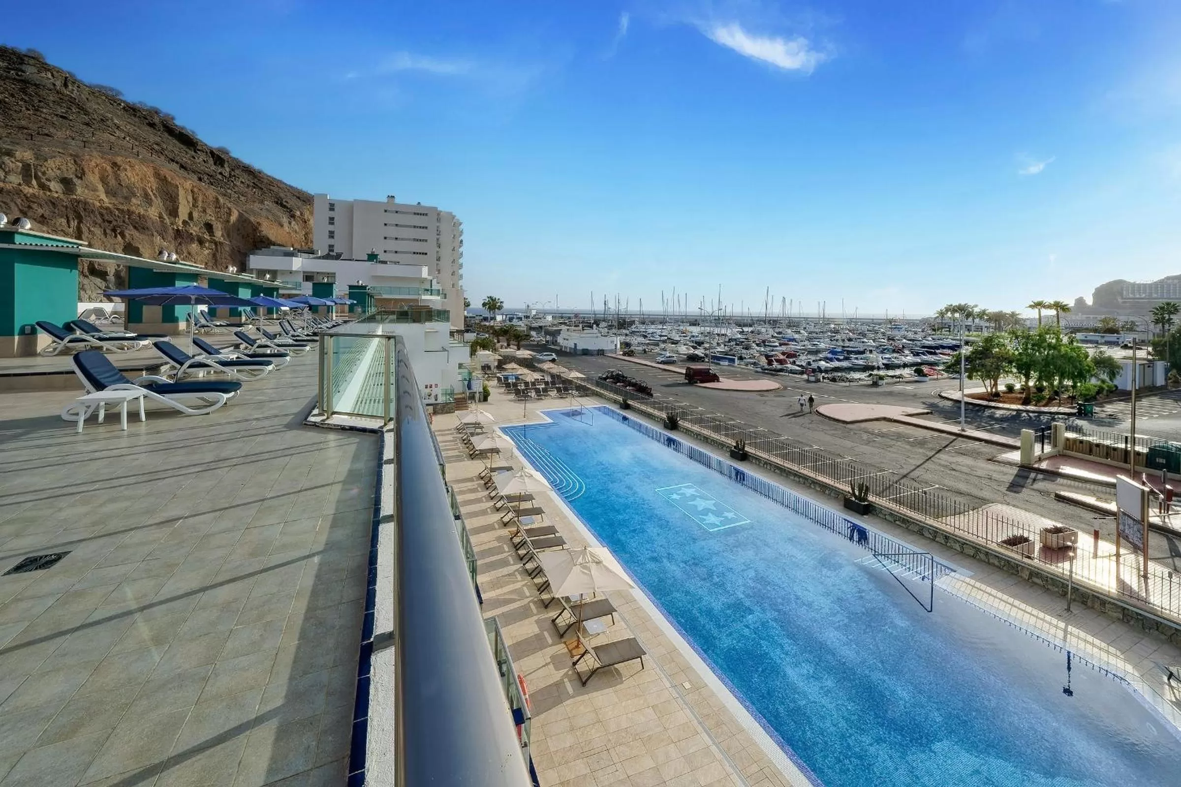 Swimming pool in Morasol Suites